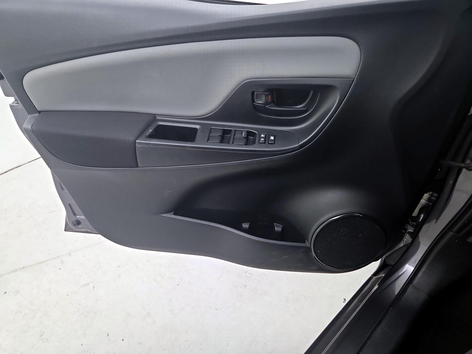 Thumbnail: 2015 Toyota Yaris - 12
