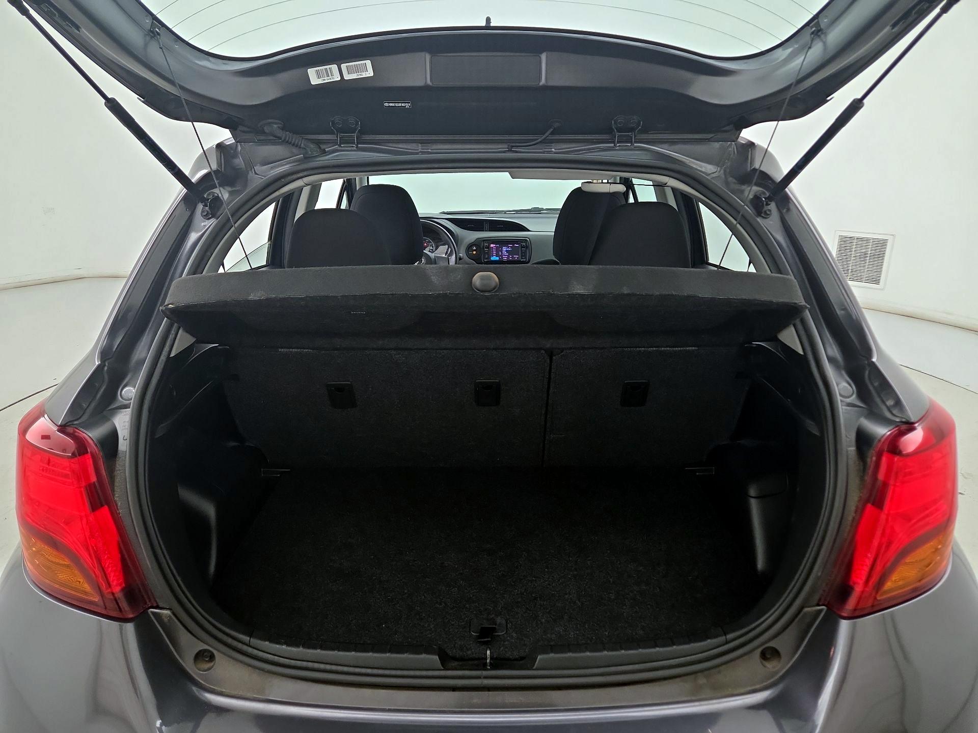 Thumbnail: 2015 Toyota Yaris - 19