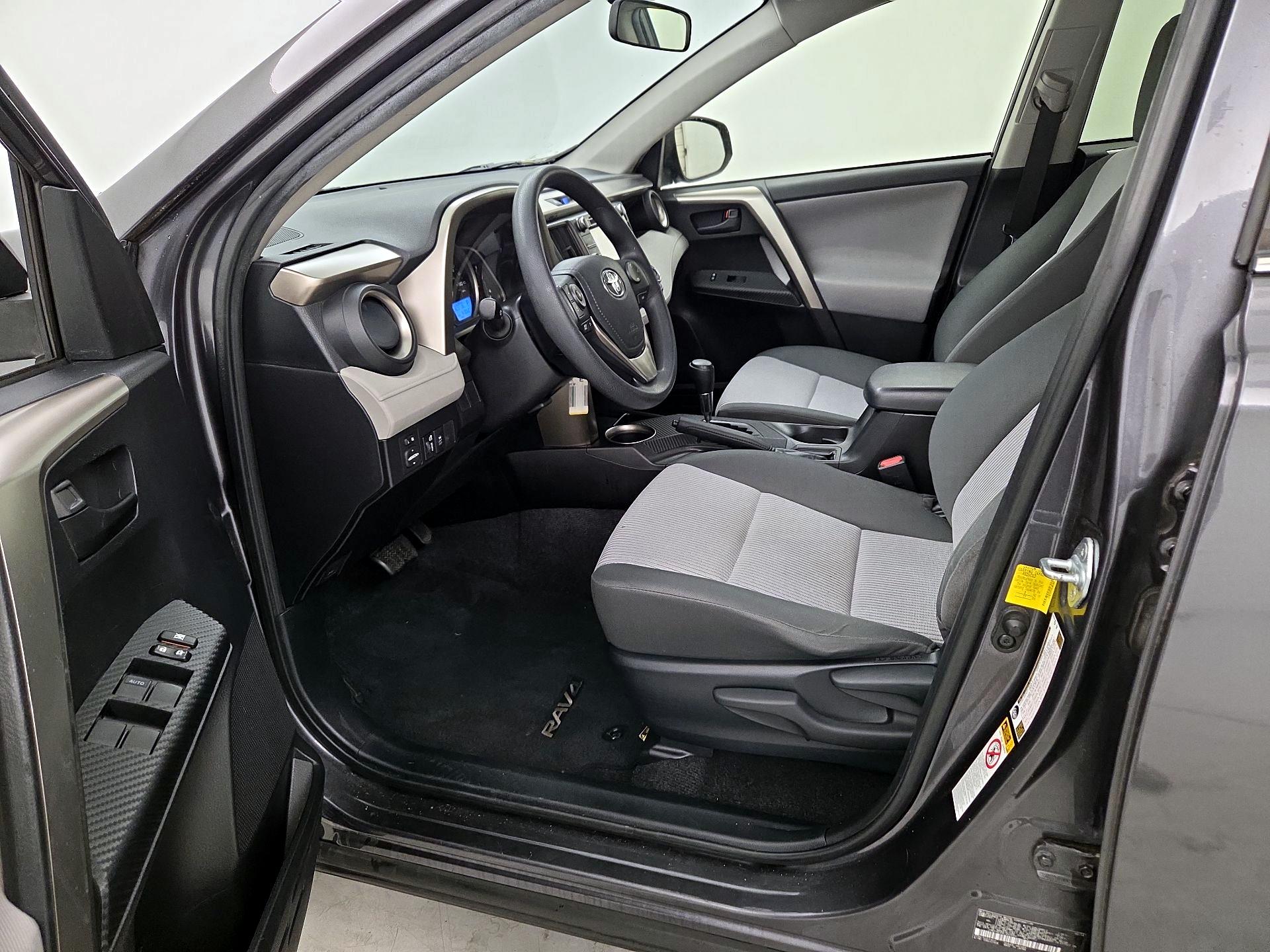 Thumbnail: 2014 Toyota RAV4 - 11