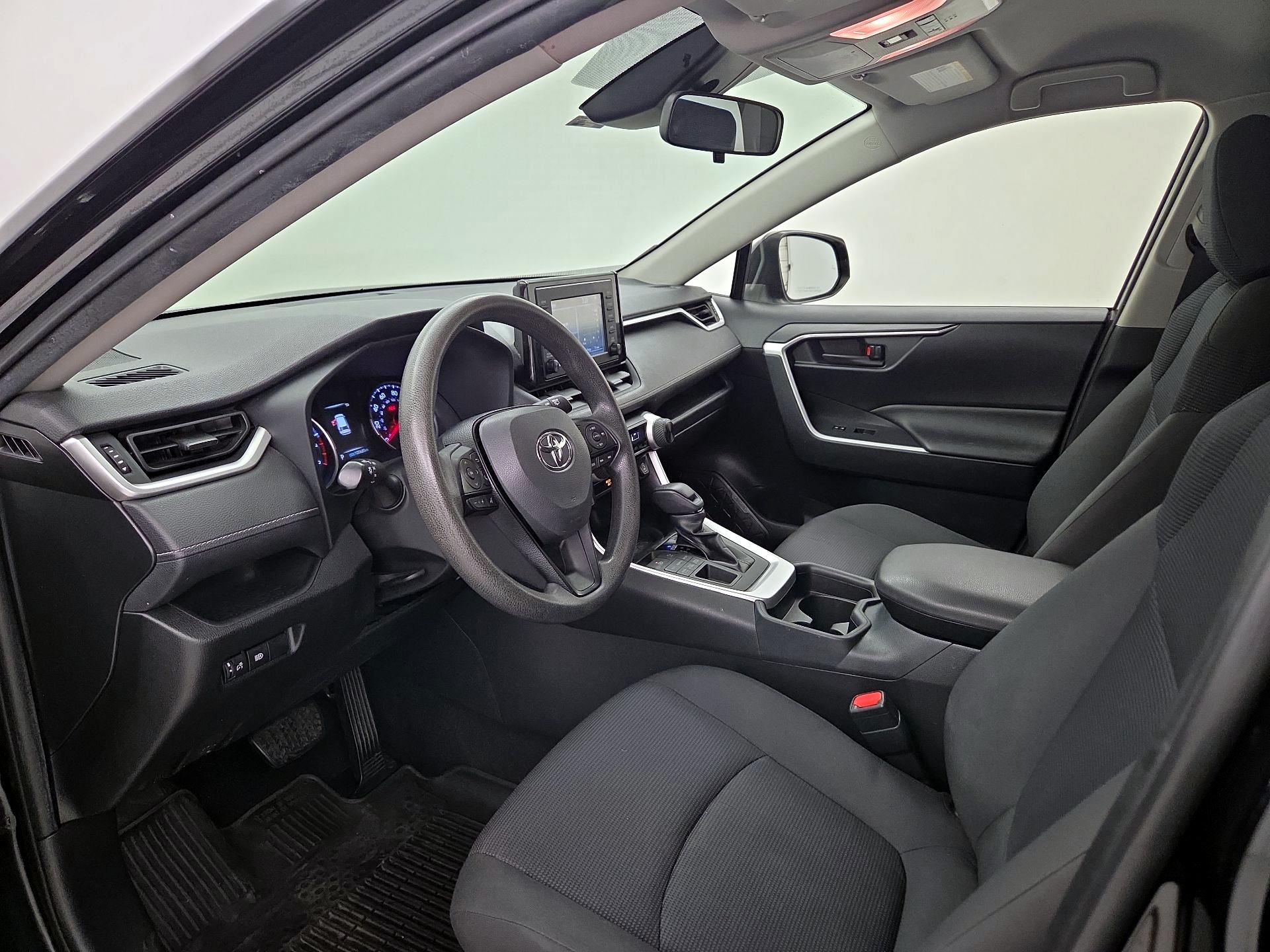 Thumbnail: 2019 Toyota RAV4 - 11