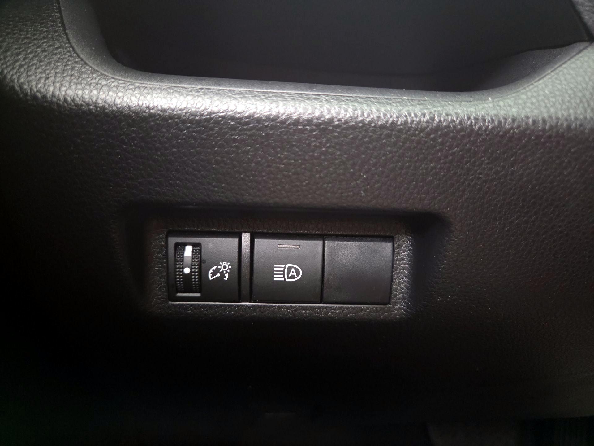 Thumbnail: 2019 Toyota RAV4 - 13