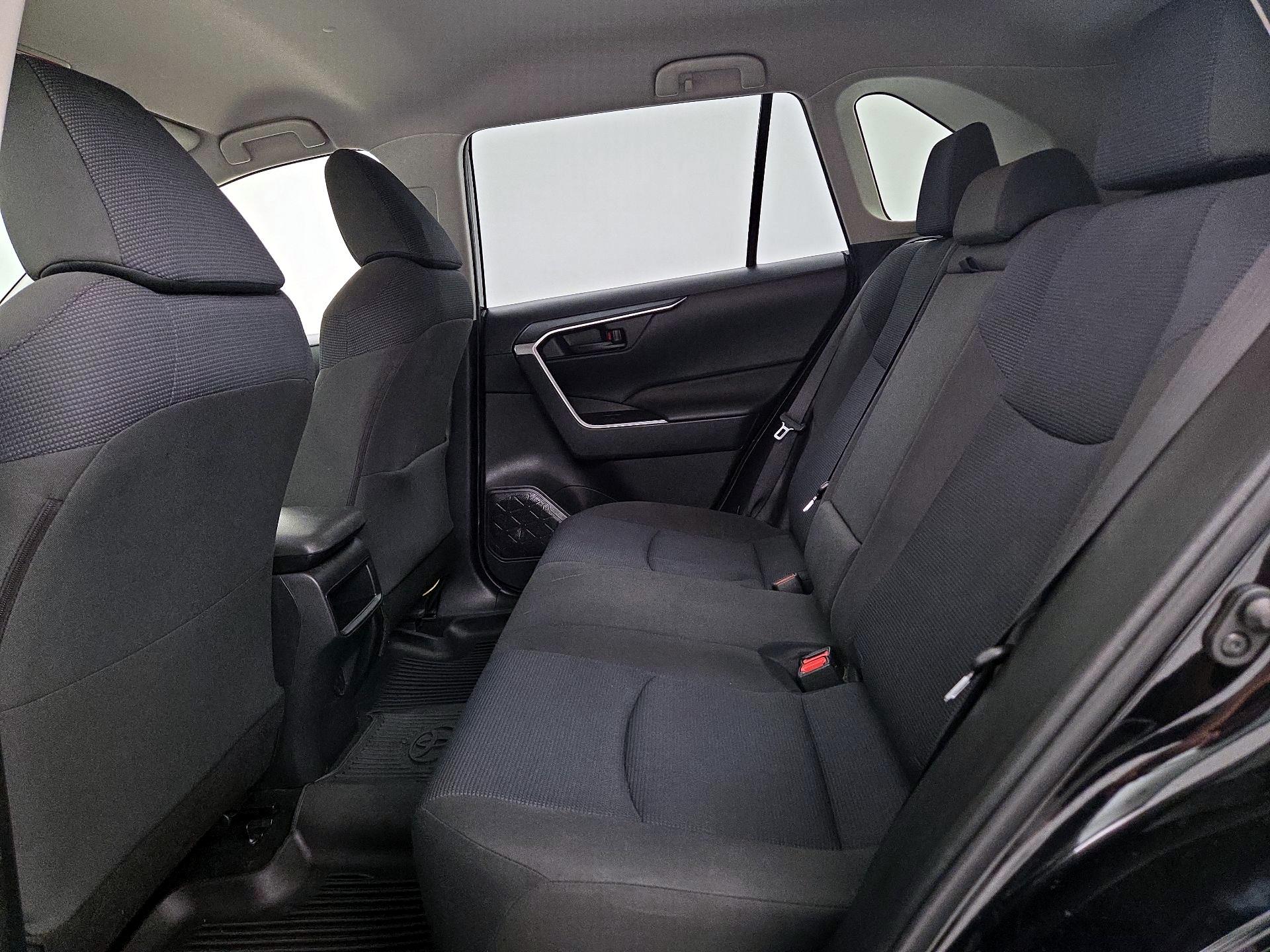 Thumbnail: 2019 Toyota RAV4 - 19
