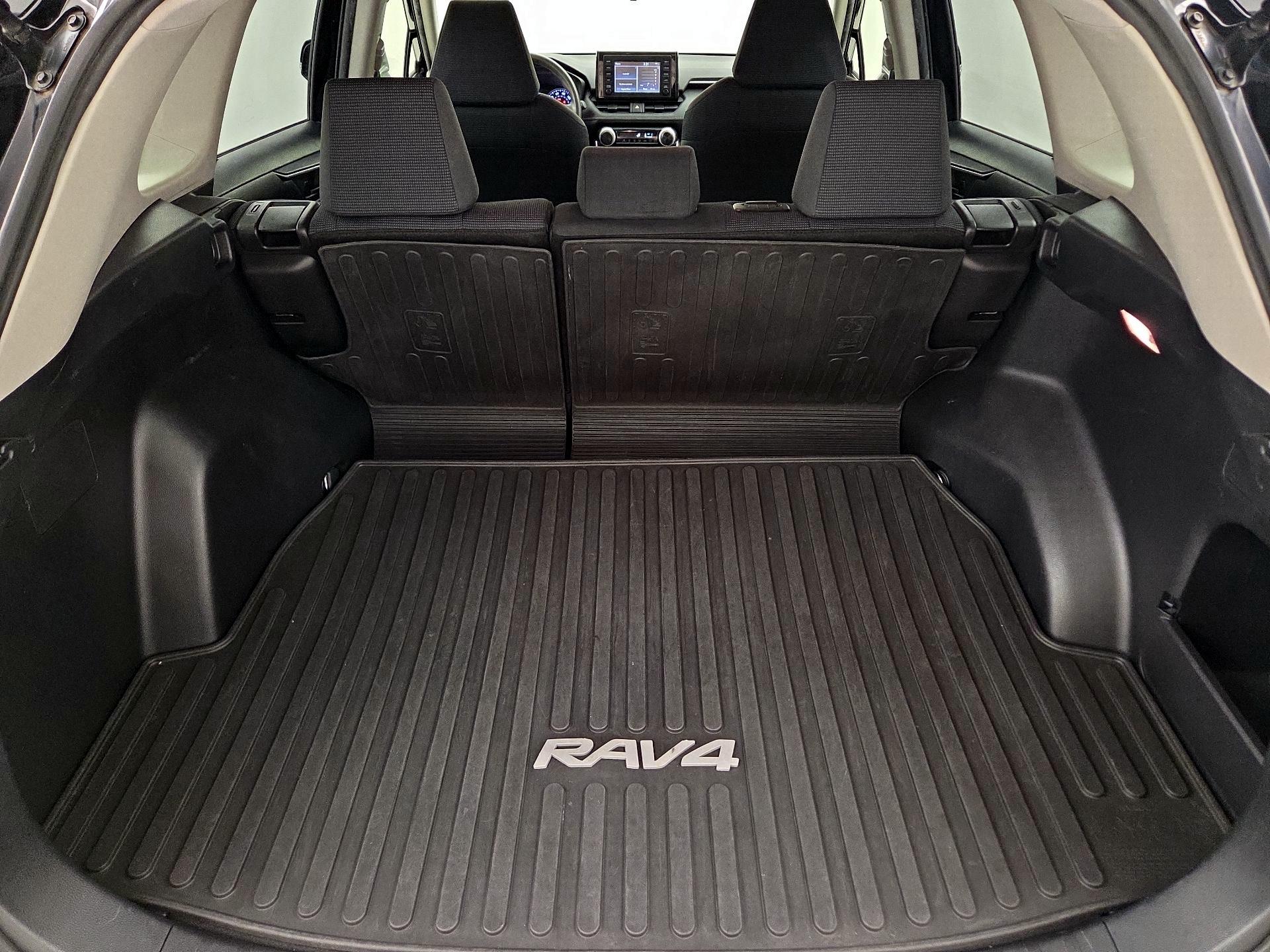 Thumbnail: 2019 Toyota RAV4 - 20
