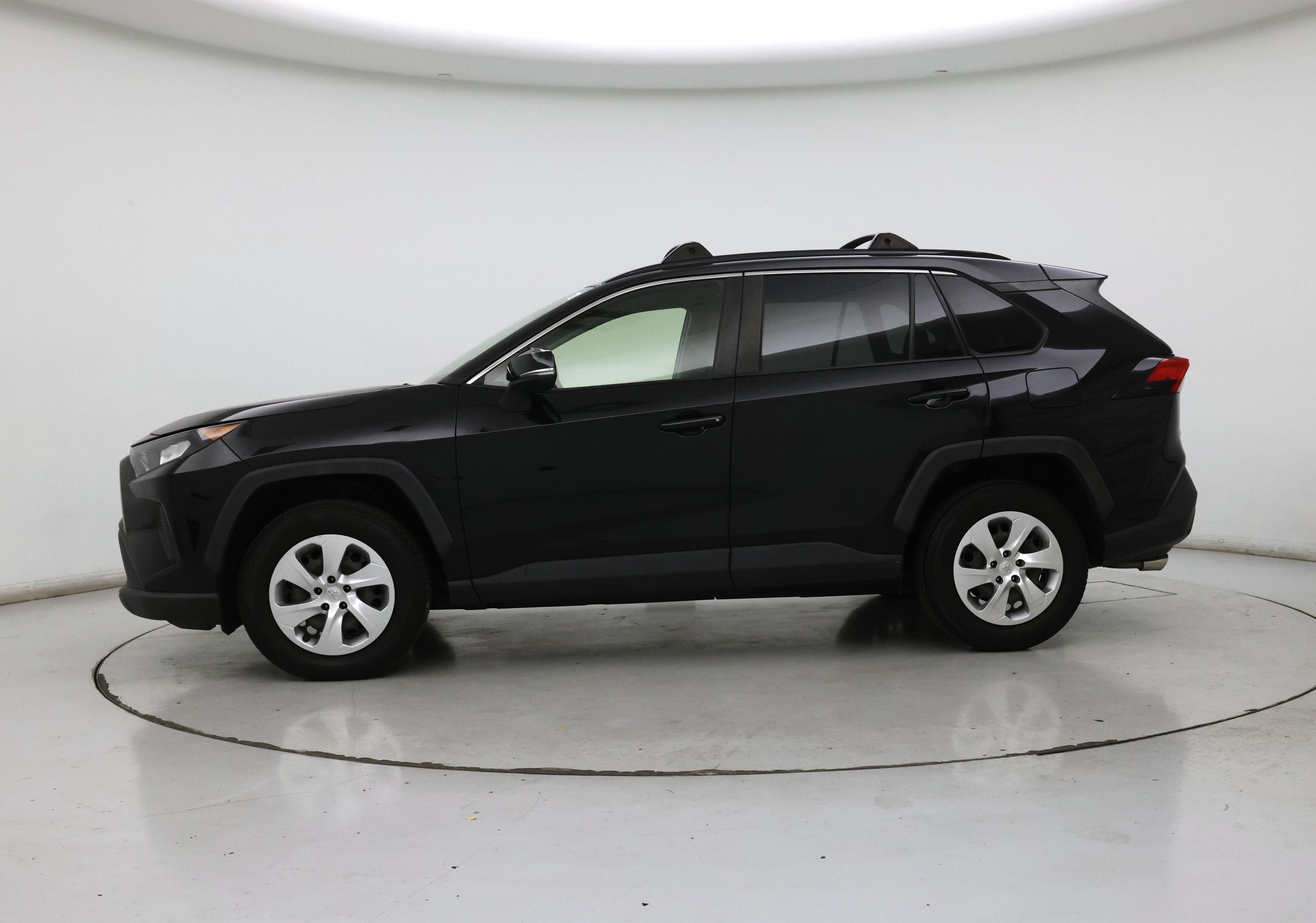 Thumbnail: 2019 Toyota RAV4 - 3