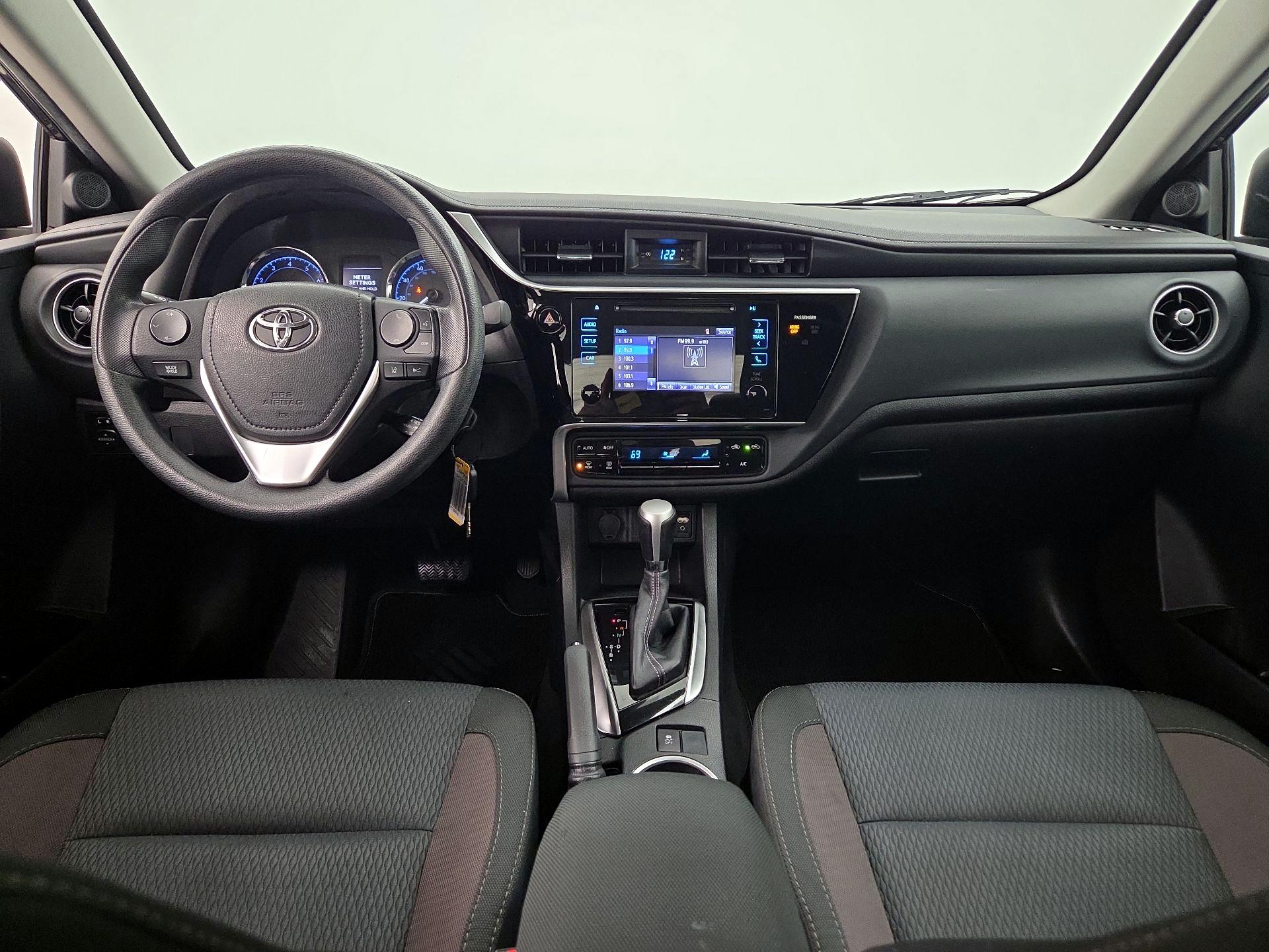 Thumbnail: 2017 Toyota Corolla - 9