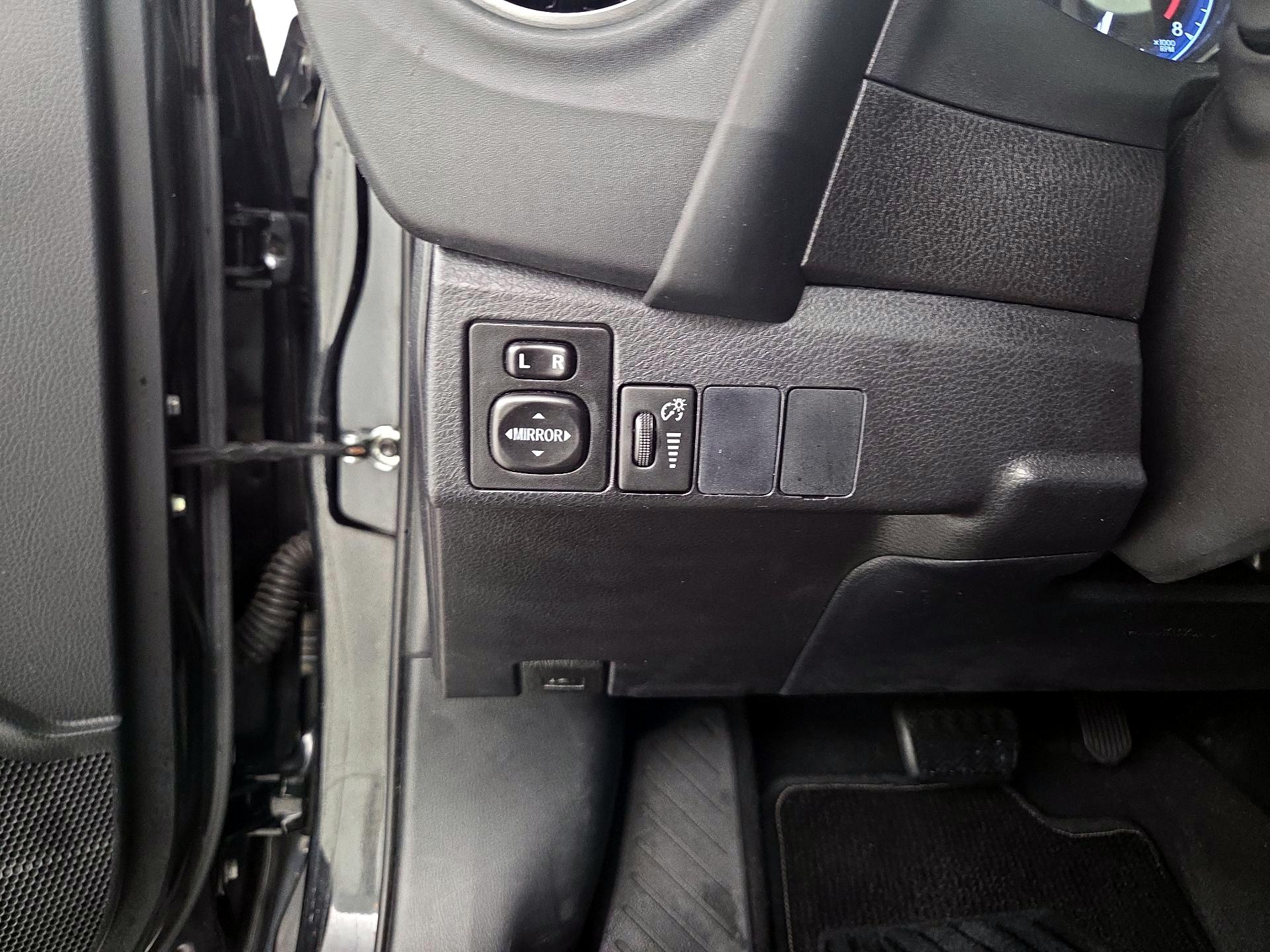 Thumbnail: 2017 Toyota Corolla - 13