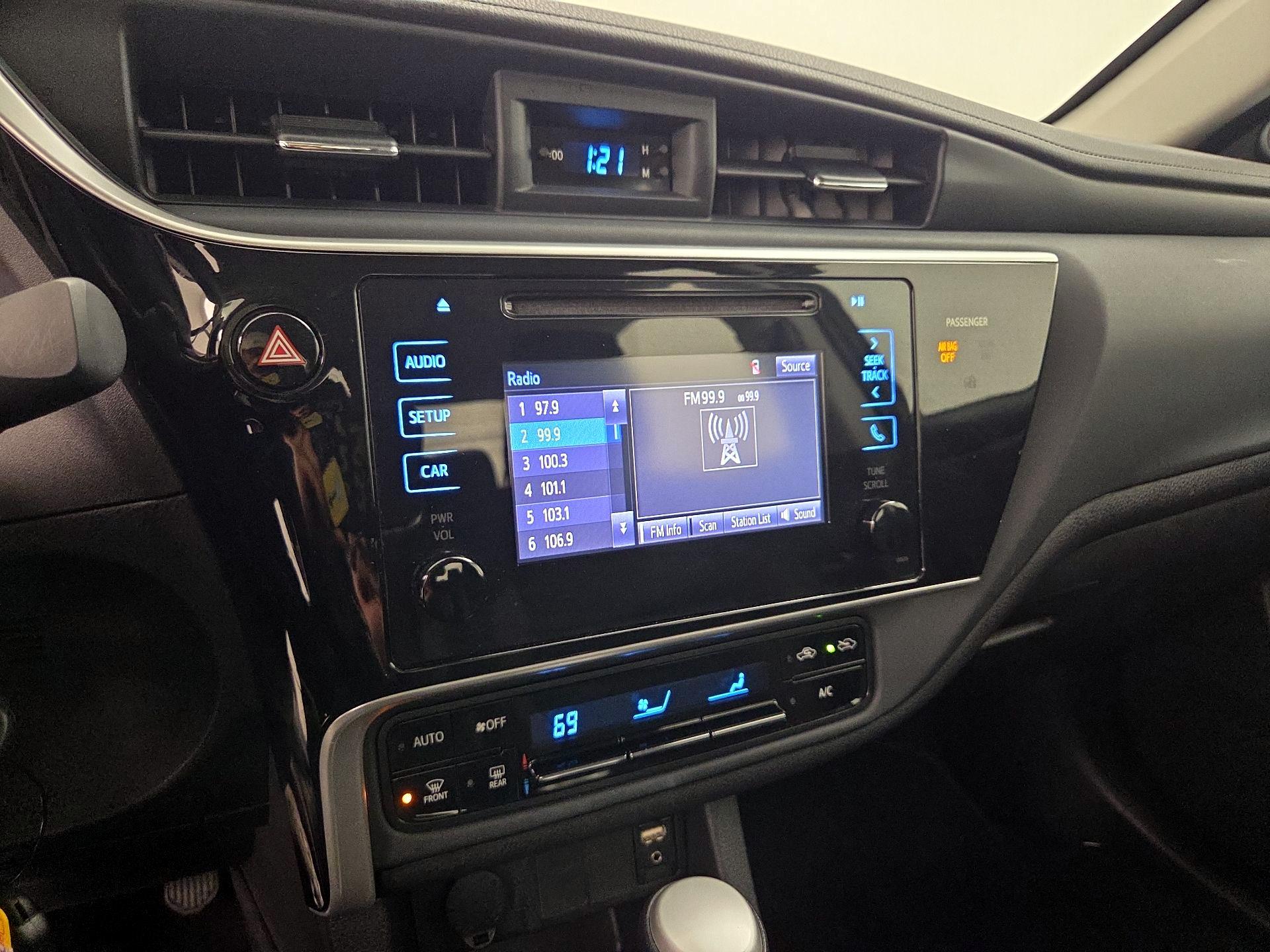 Thumbnail: 2017 Toyota Corolla - 15