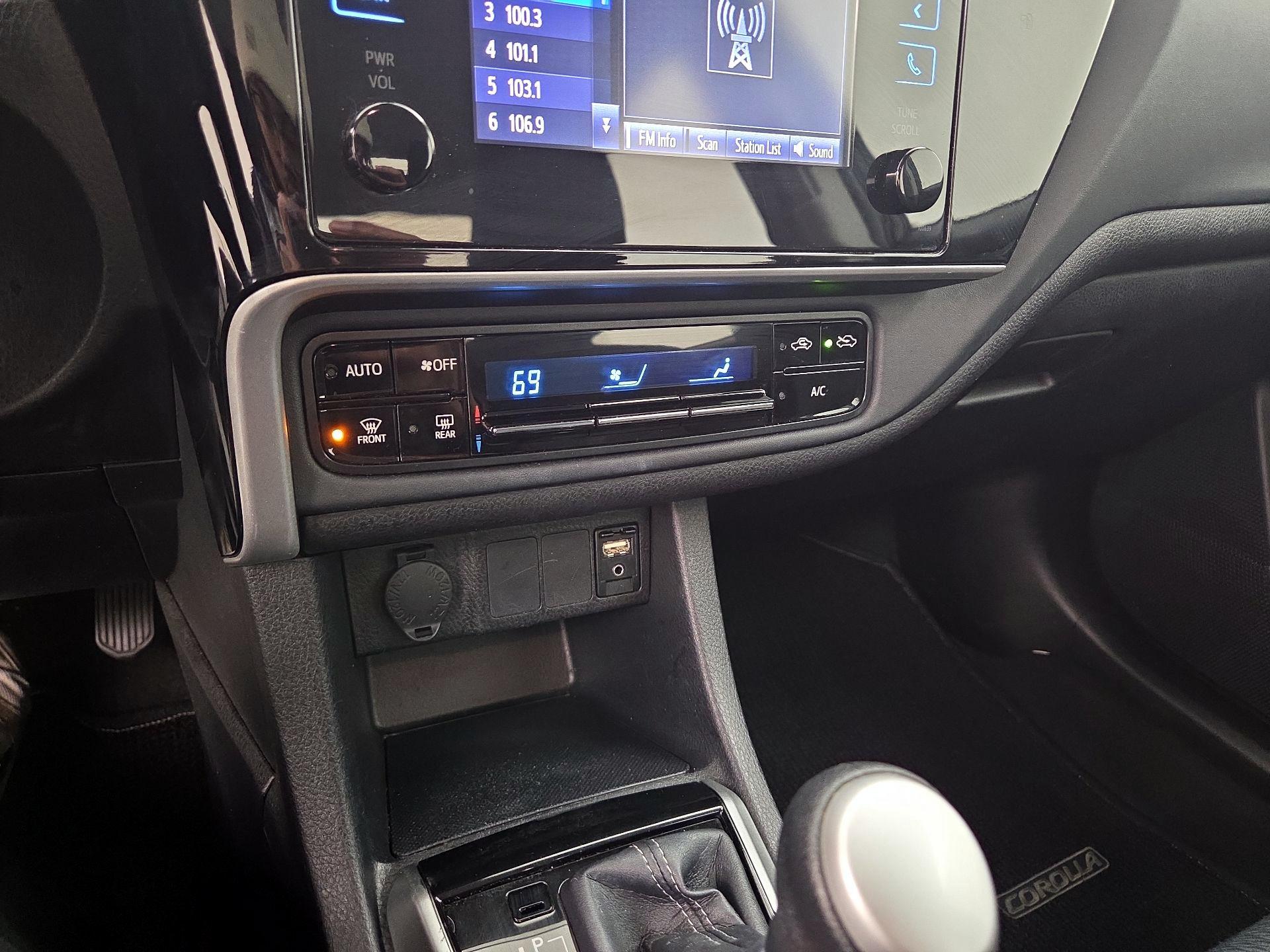 Thumbnail: 2017 Toyota Corolla - 16