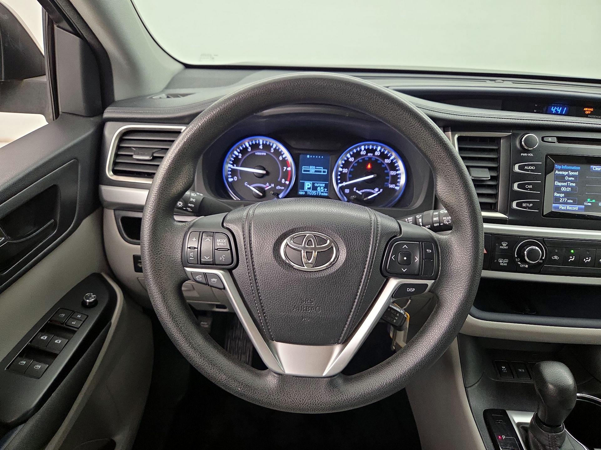 Thumbnail: 2014 Toyota Highlander - 10