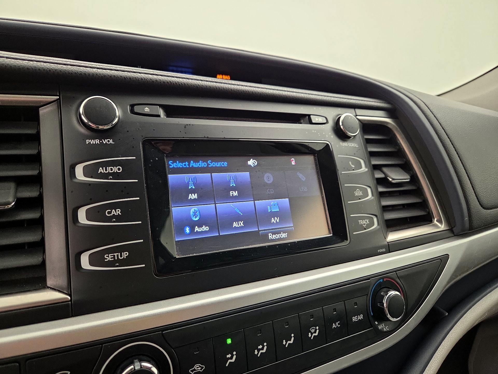 Thumbnail: 2014 Toyota Highlander - 15