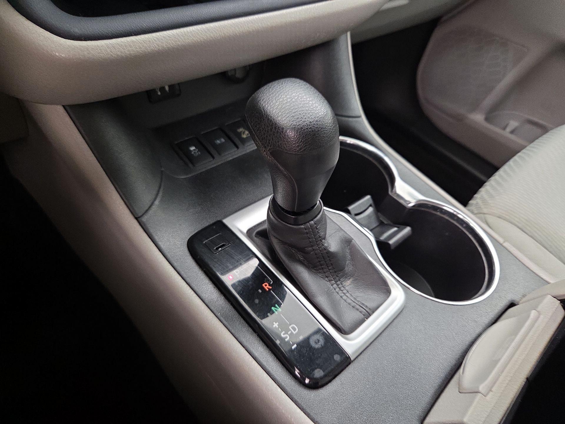 Thumbnail: 2014 Toyota Highlander - 17