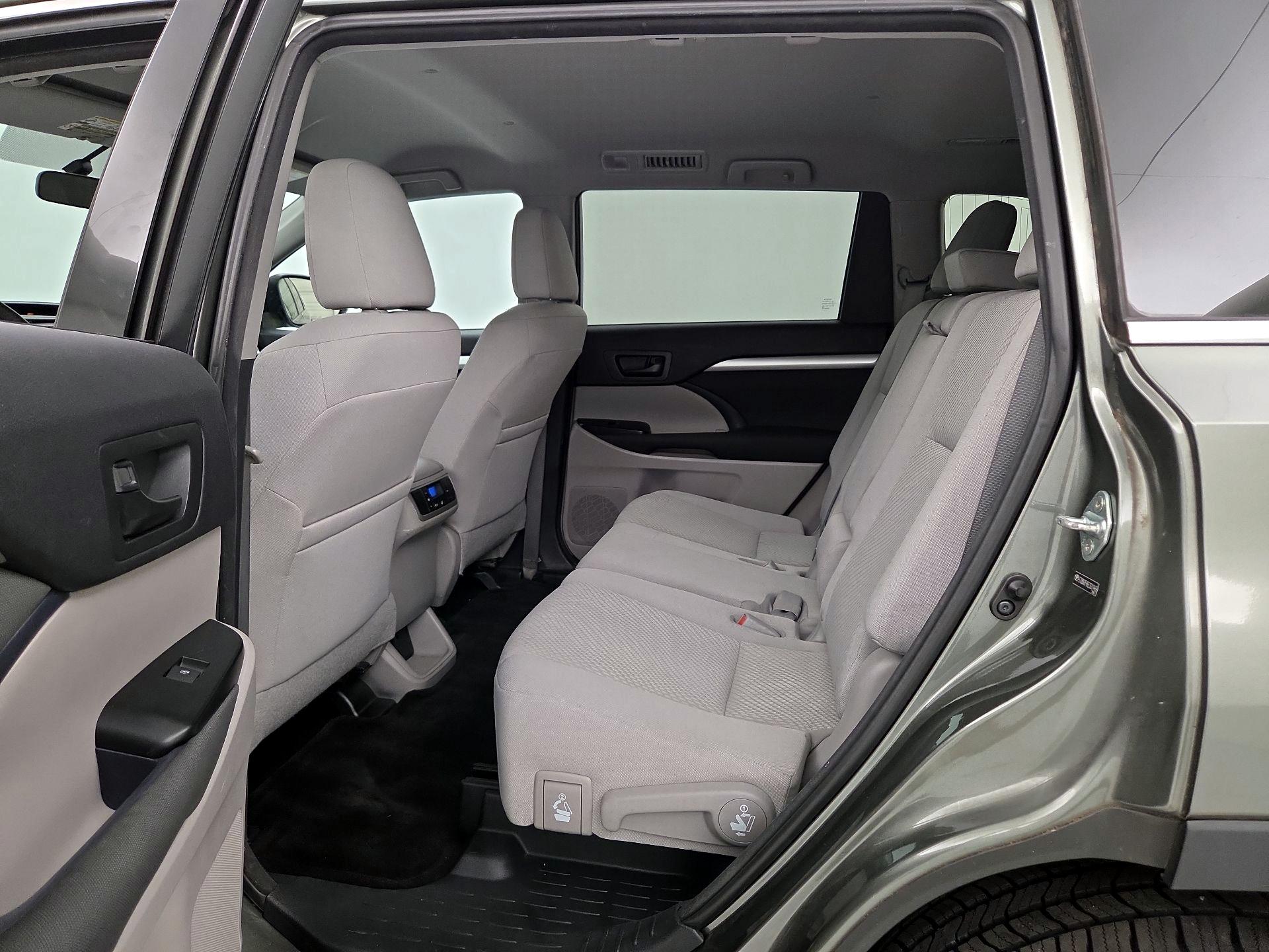 Thumbnail: 2014 Toyota Highlander - 19