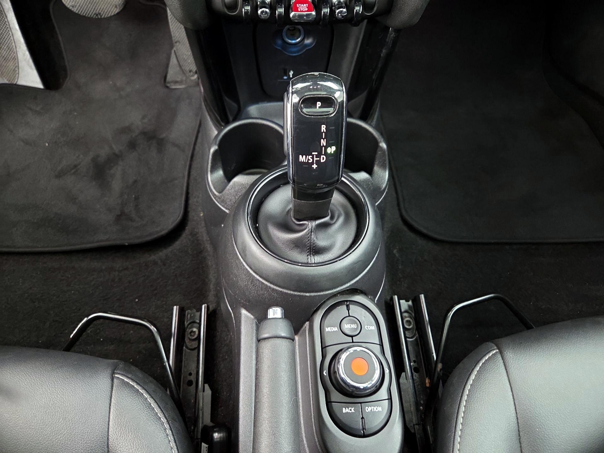 Thumbnail: 2022 MINI Cooper Hardtop - 17