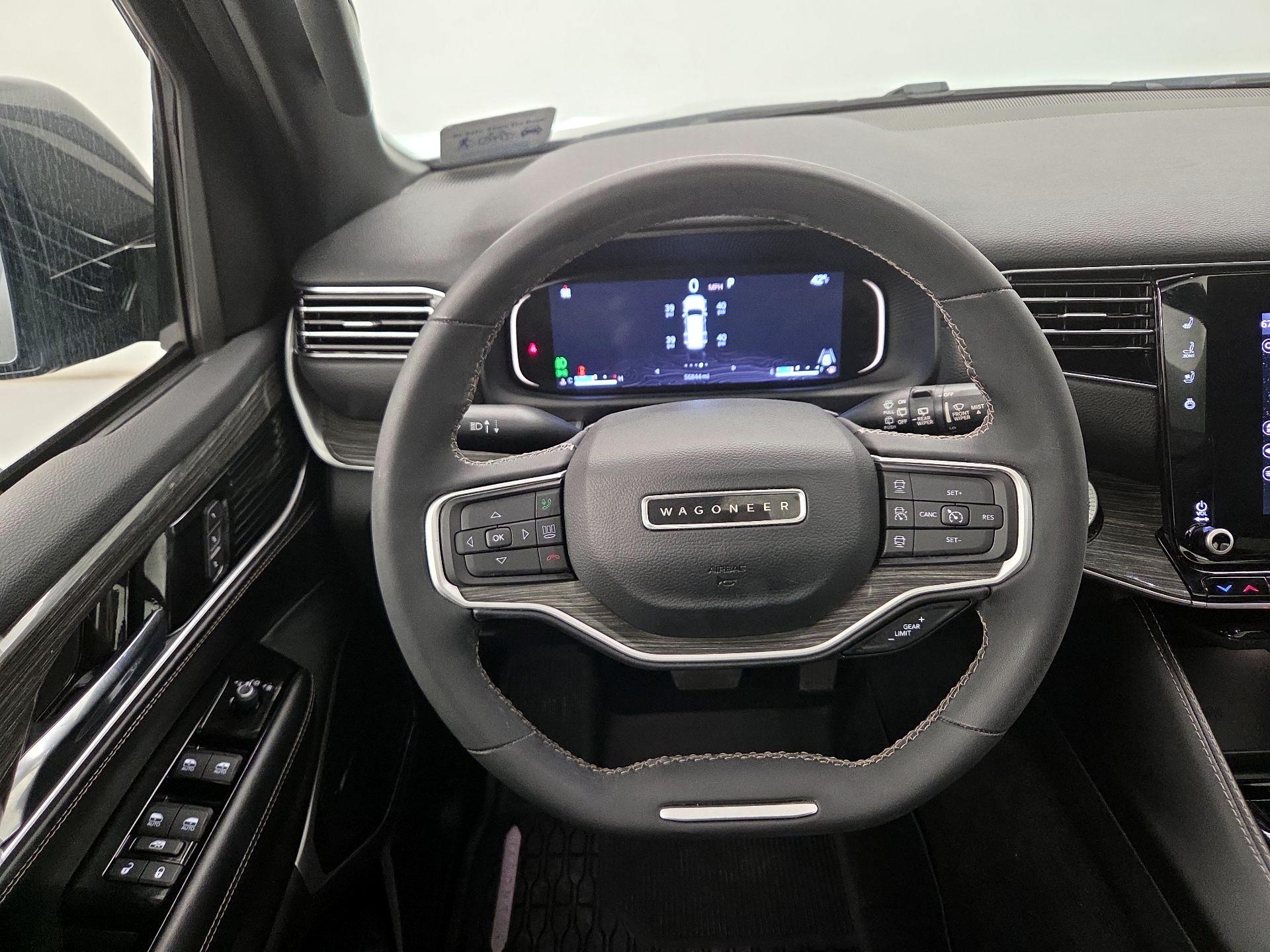 Thumbnail: 2022 Jeep Wagoneer - 10
