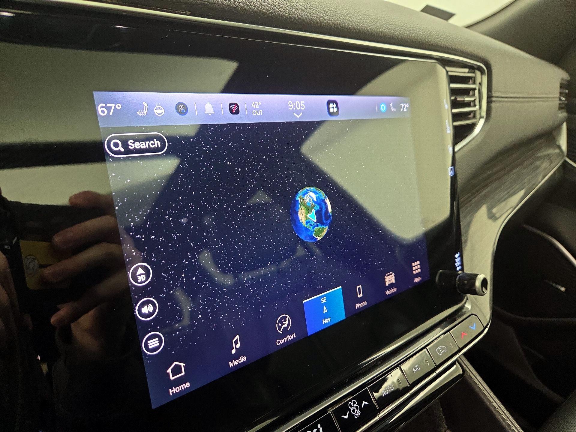 Thumbnail: 2022 Jeep Wagoneer - 14