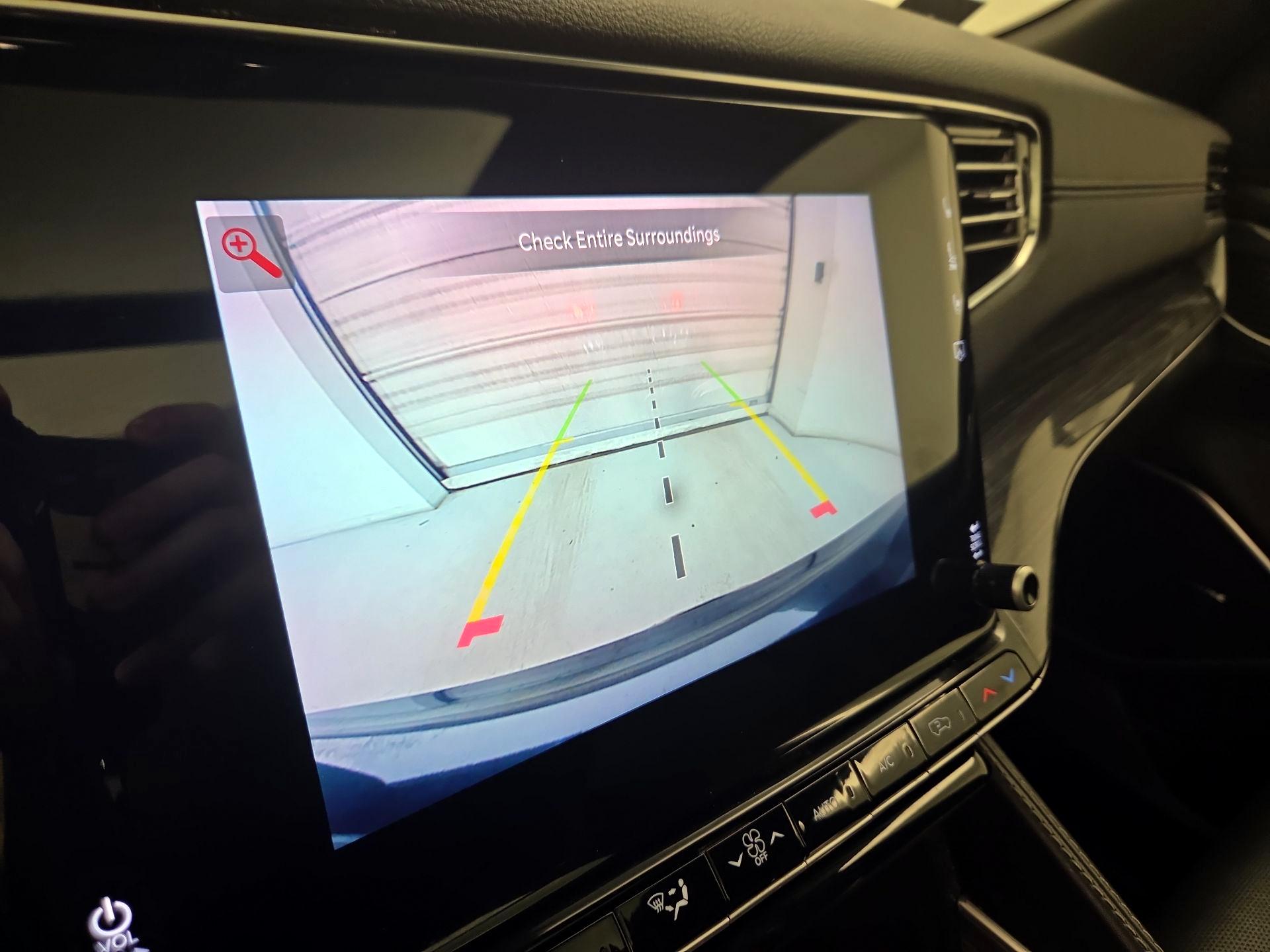 Thumbnail: 2022 Jeep Wagoneer - 15