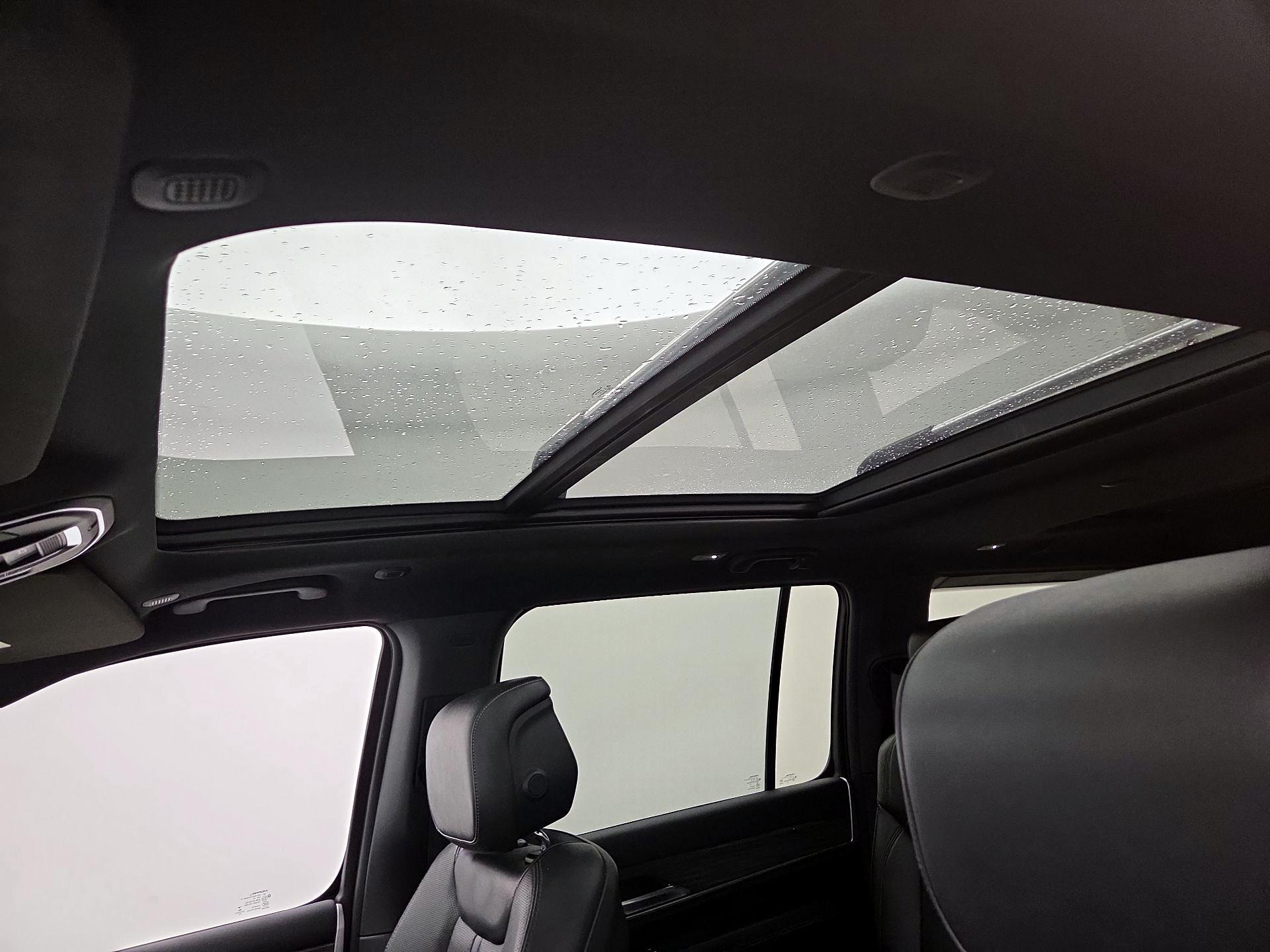 Thumbnail: 2022 Jeep Wagoneer - 20