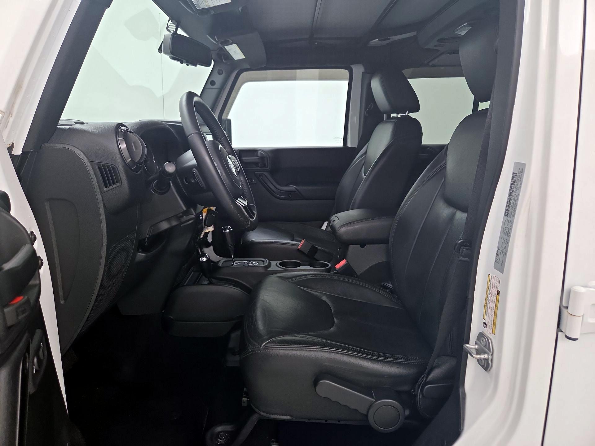 Thumbnail: 2017 Jeep Wrangler - 11