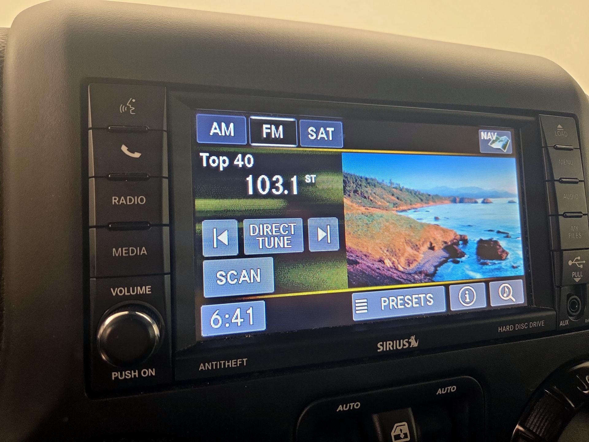 Thumbnail: 2017 Jeep Wrangler - 14