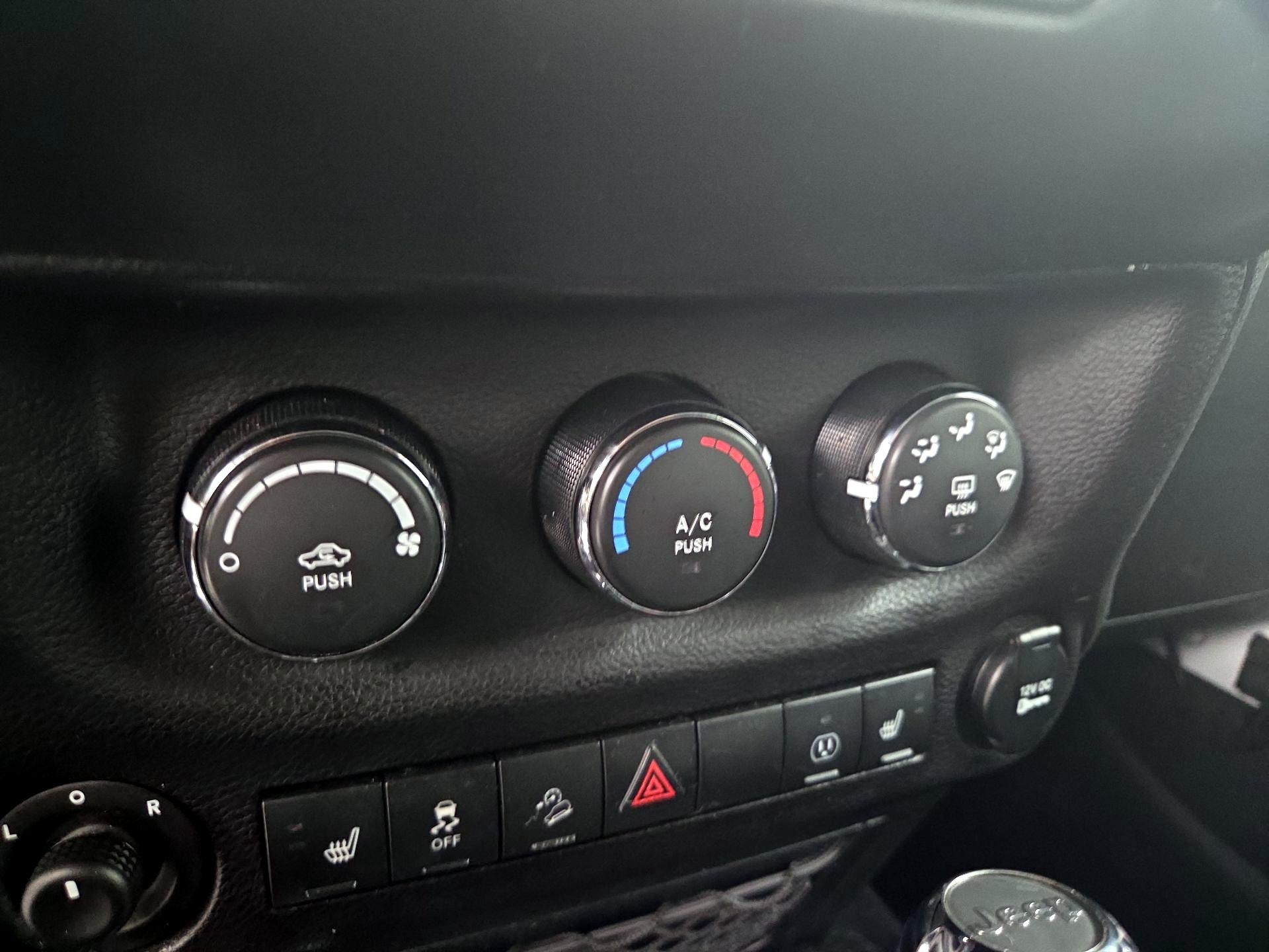 Thumbnail: 2017 Jeep Wrangler - 15