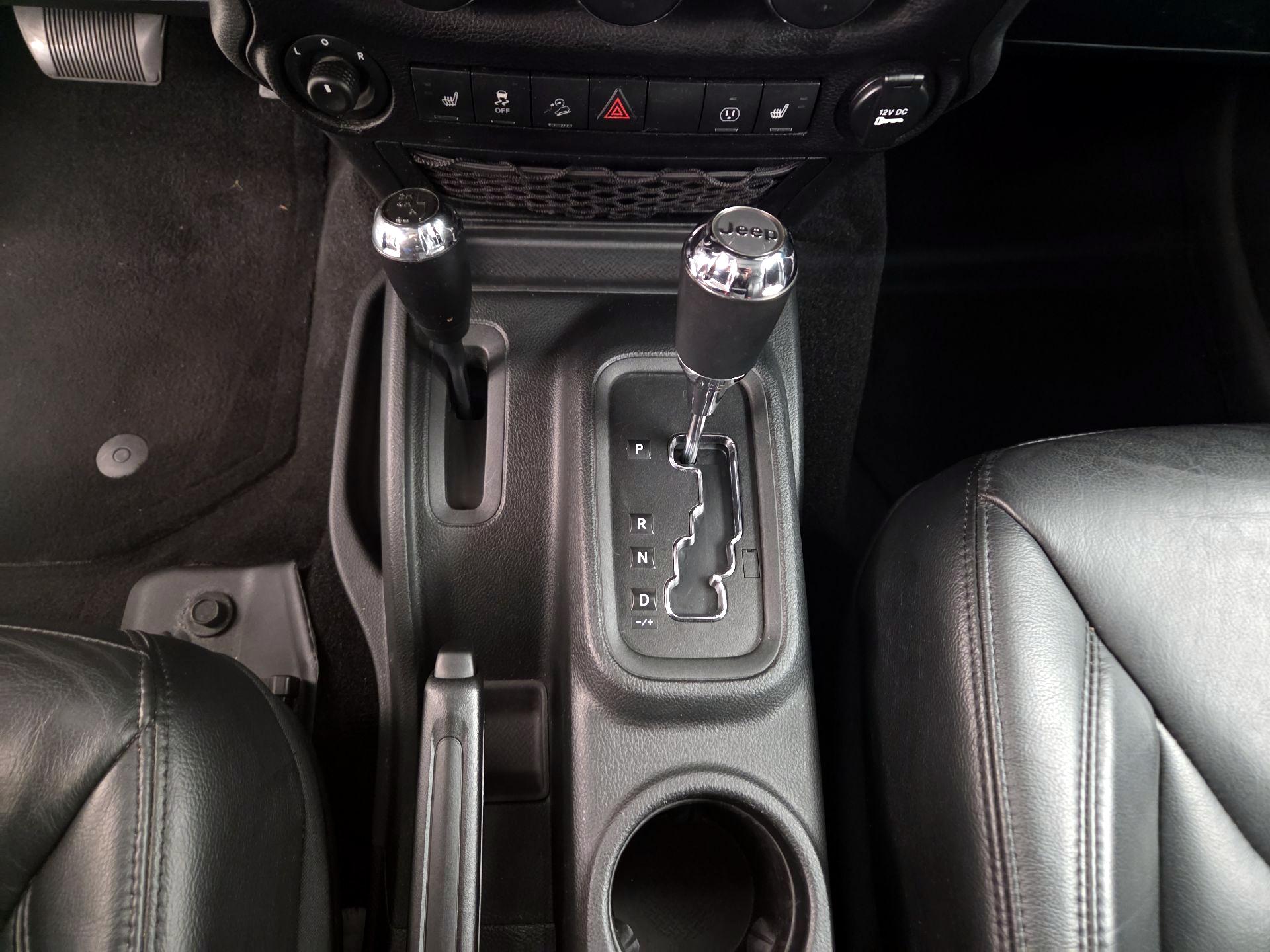 Thumbnail: 2017 Jeep Wrangler - 16