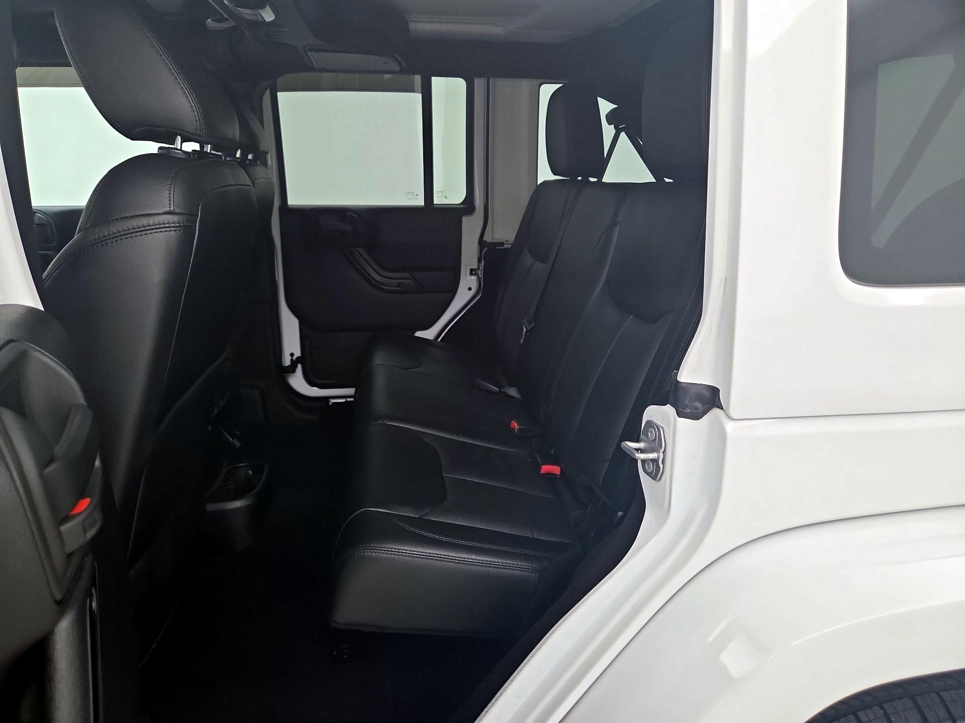 Thumbnail: 2017 Jeep Wrangler - 19