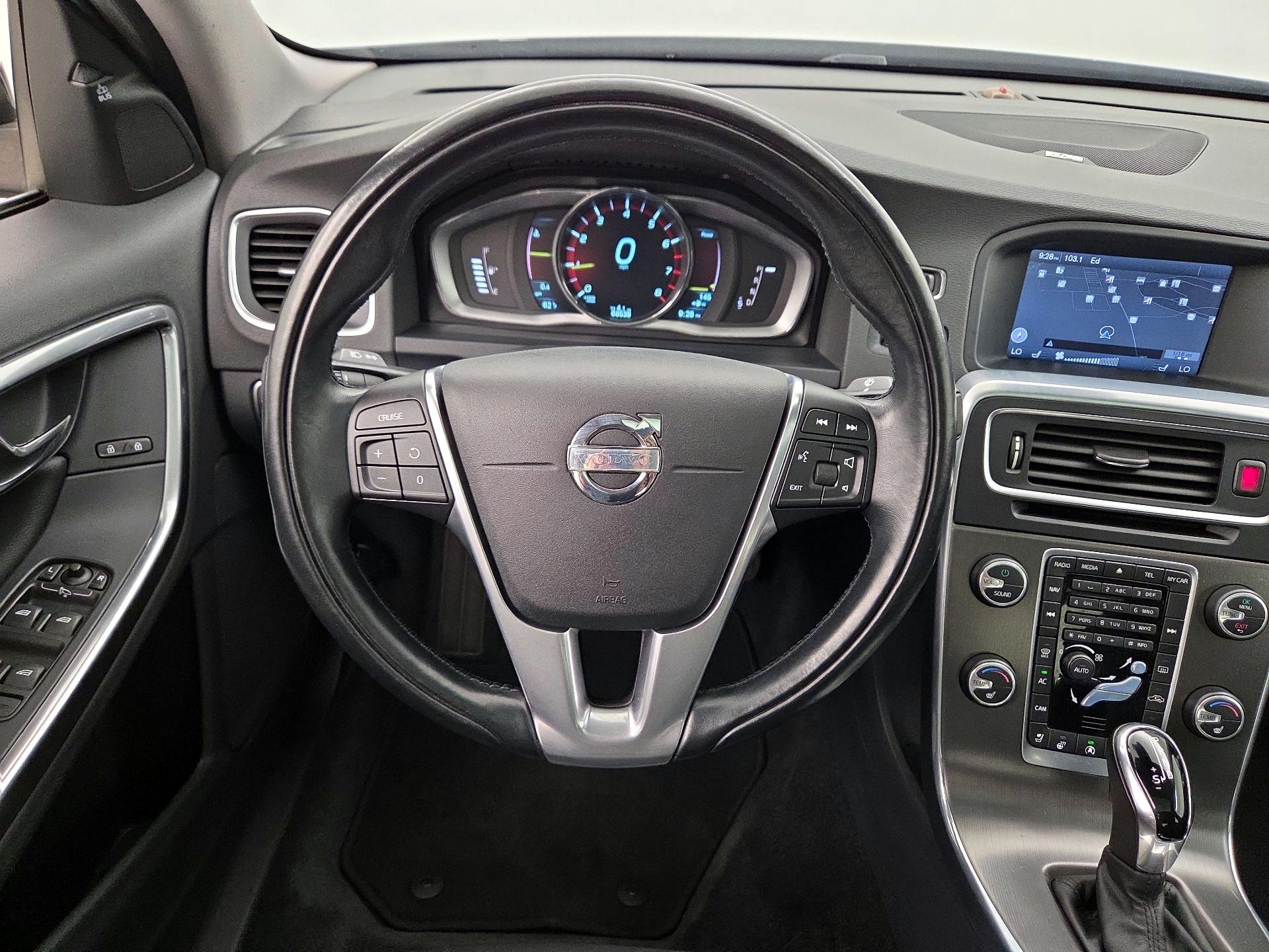Thumbnail: 2015 Volvo S60 - 10