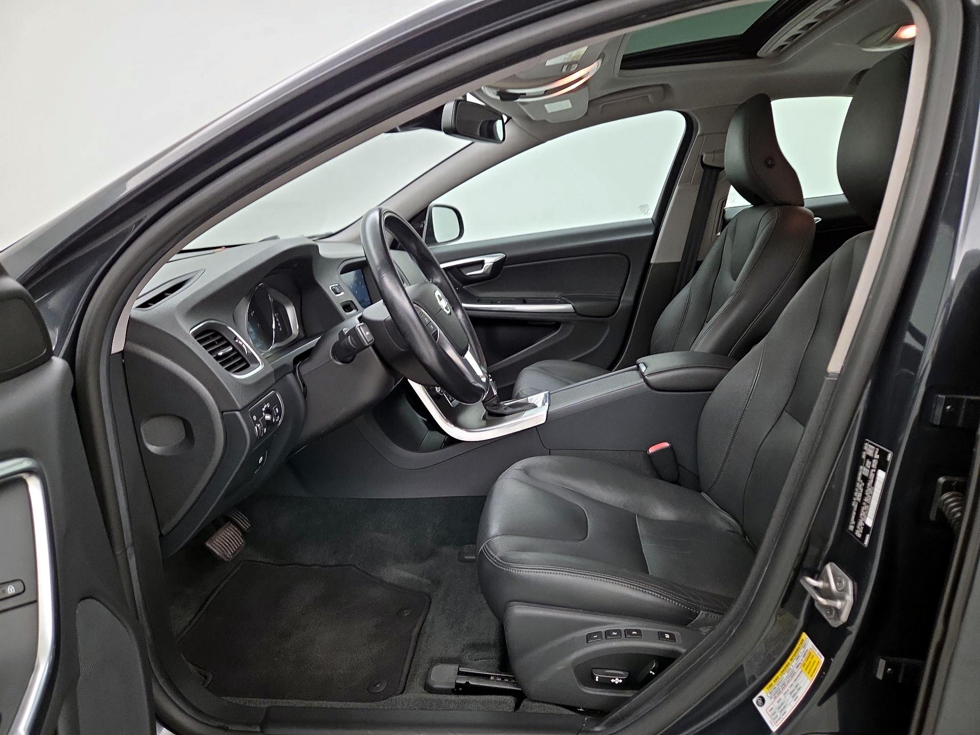 Thumbnail: 2015 Volvo S60 - 11