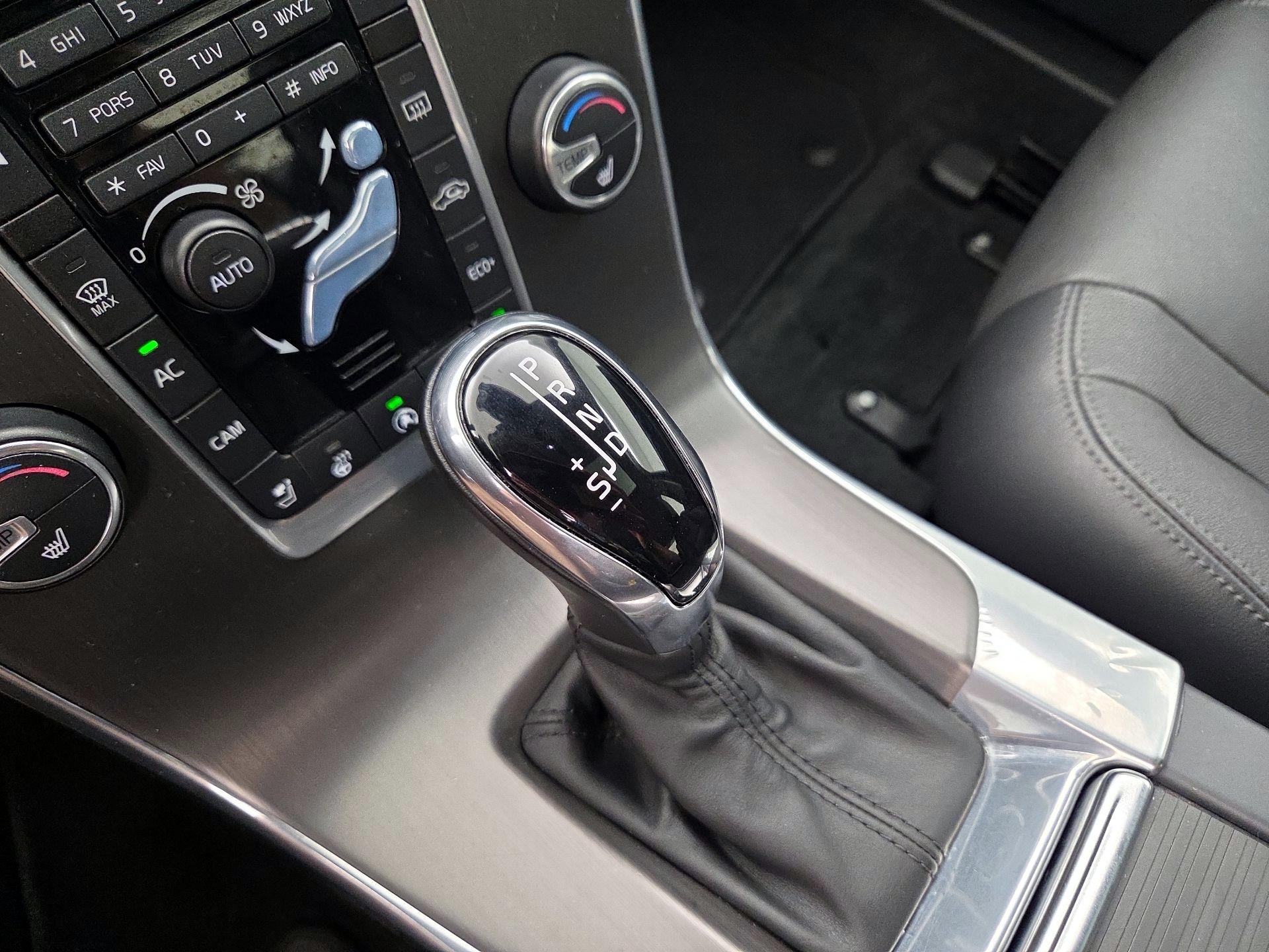Thumbnail: 2015 Volvo S60 - 18