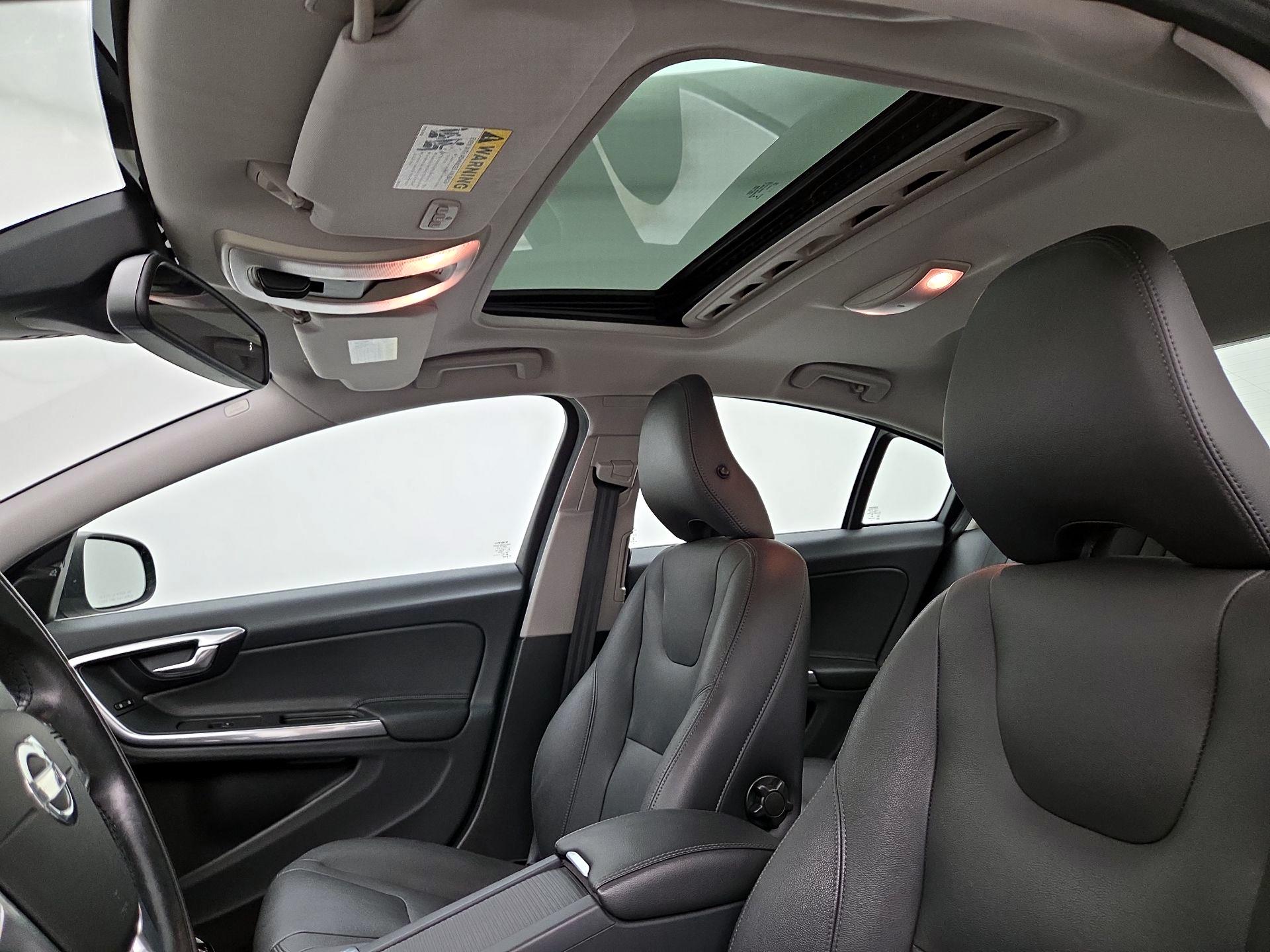 Thumbnail: 2015 Volvo S60 - 20