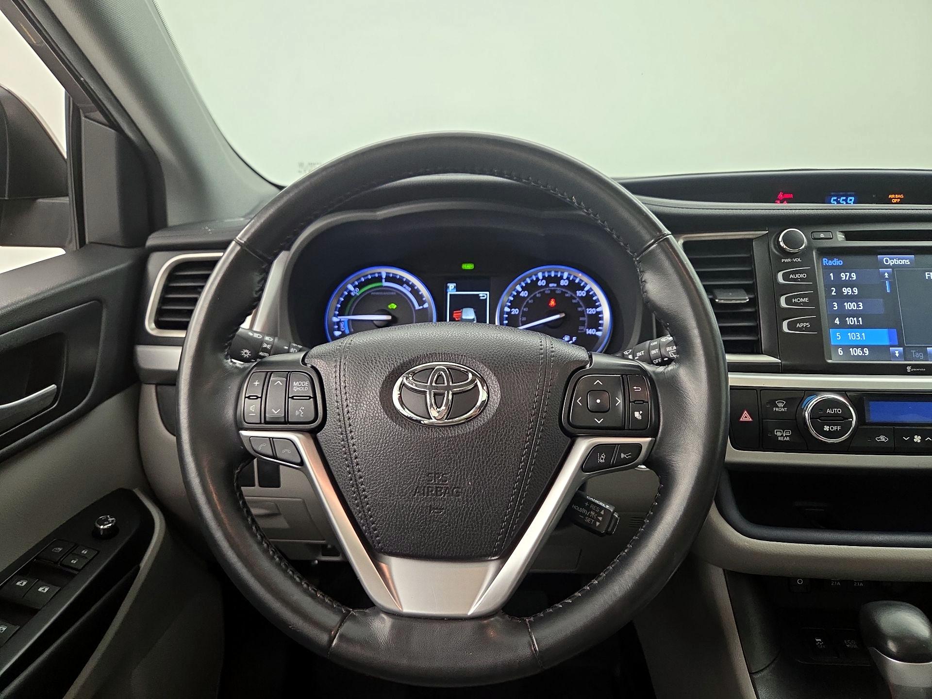 Thumbnail: 2019 Toyota Highlander - 10
