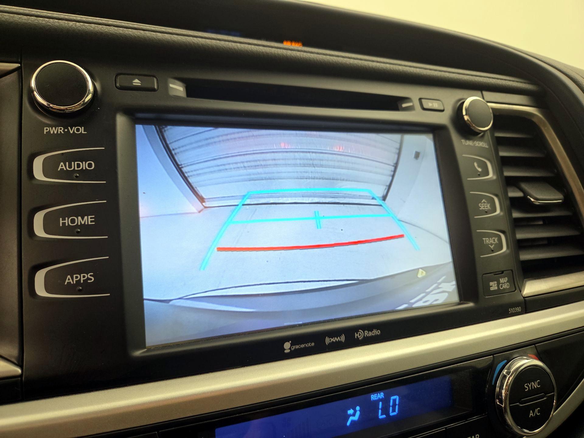 Thumbnail: 2019 Toyota Highlander - 14