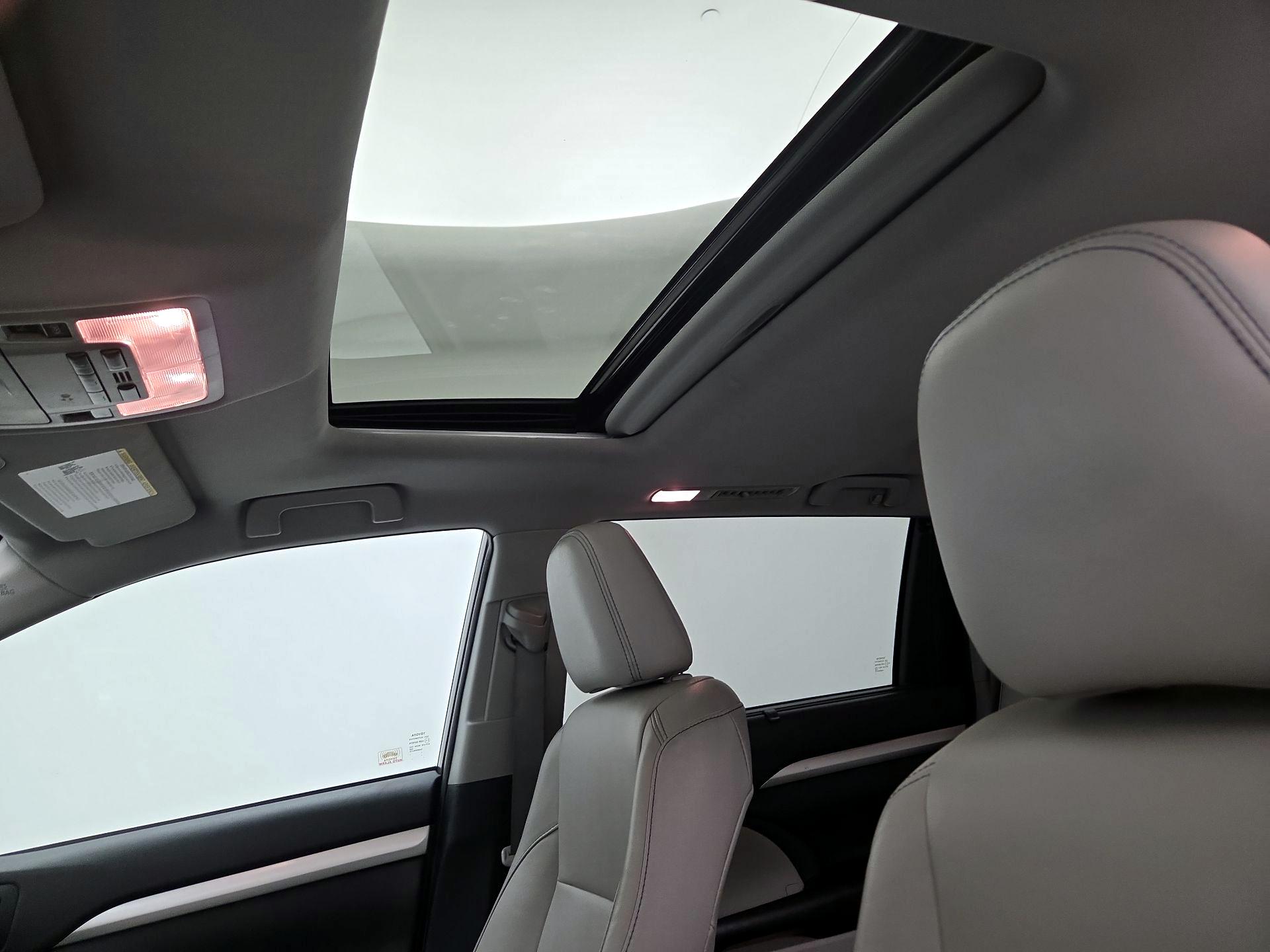 Thumbnail: 2019 Toyota Highlander - 19