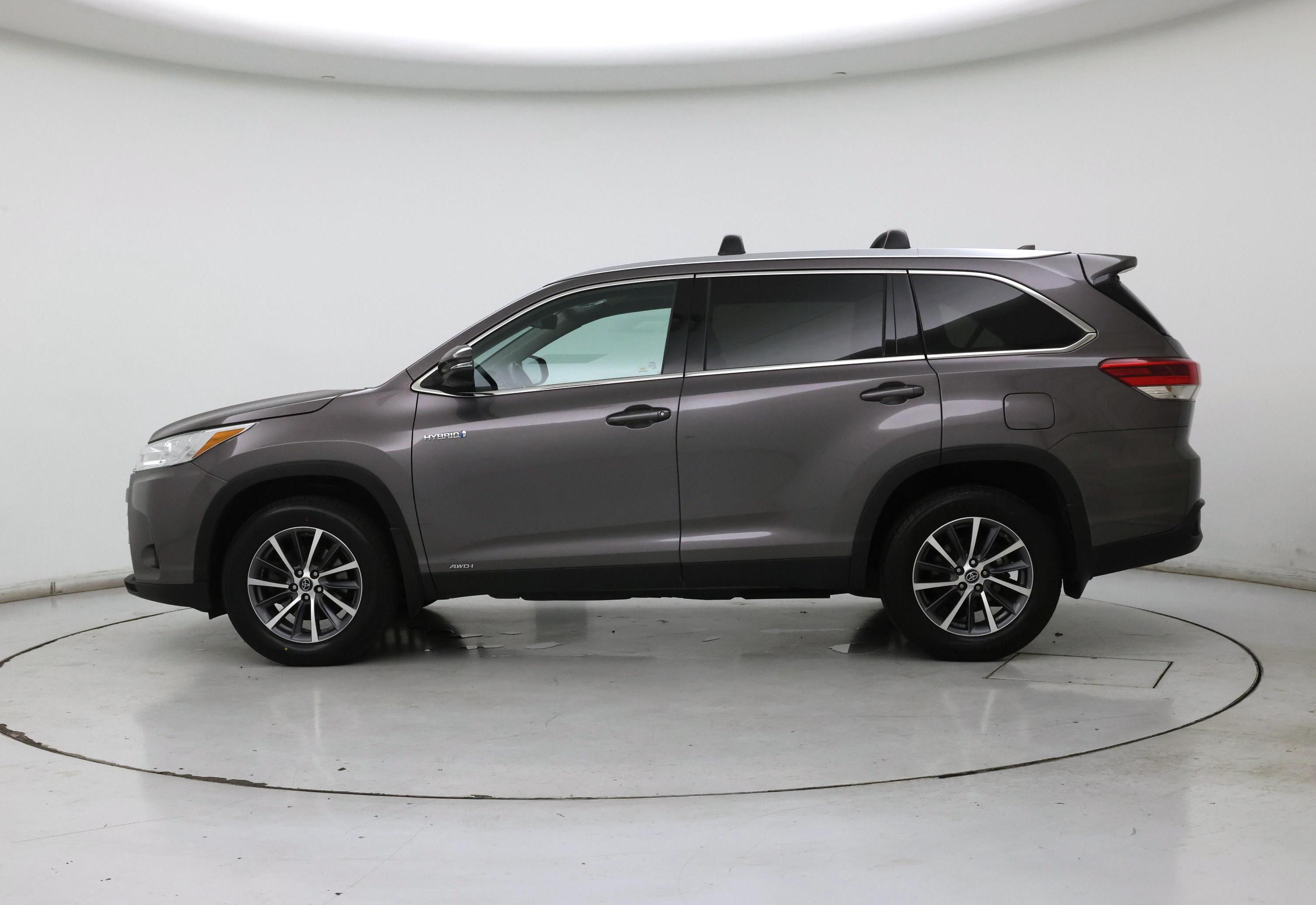 Thumbnail: 2019 Toyota Highlander - 3
