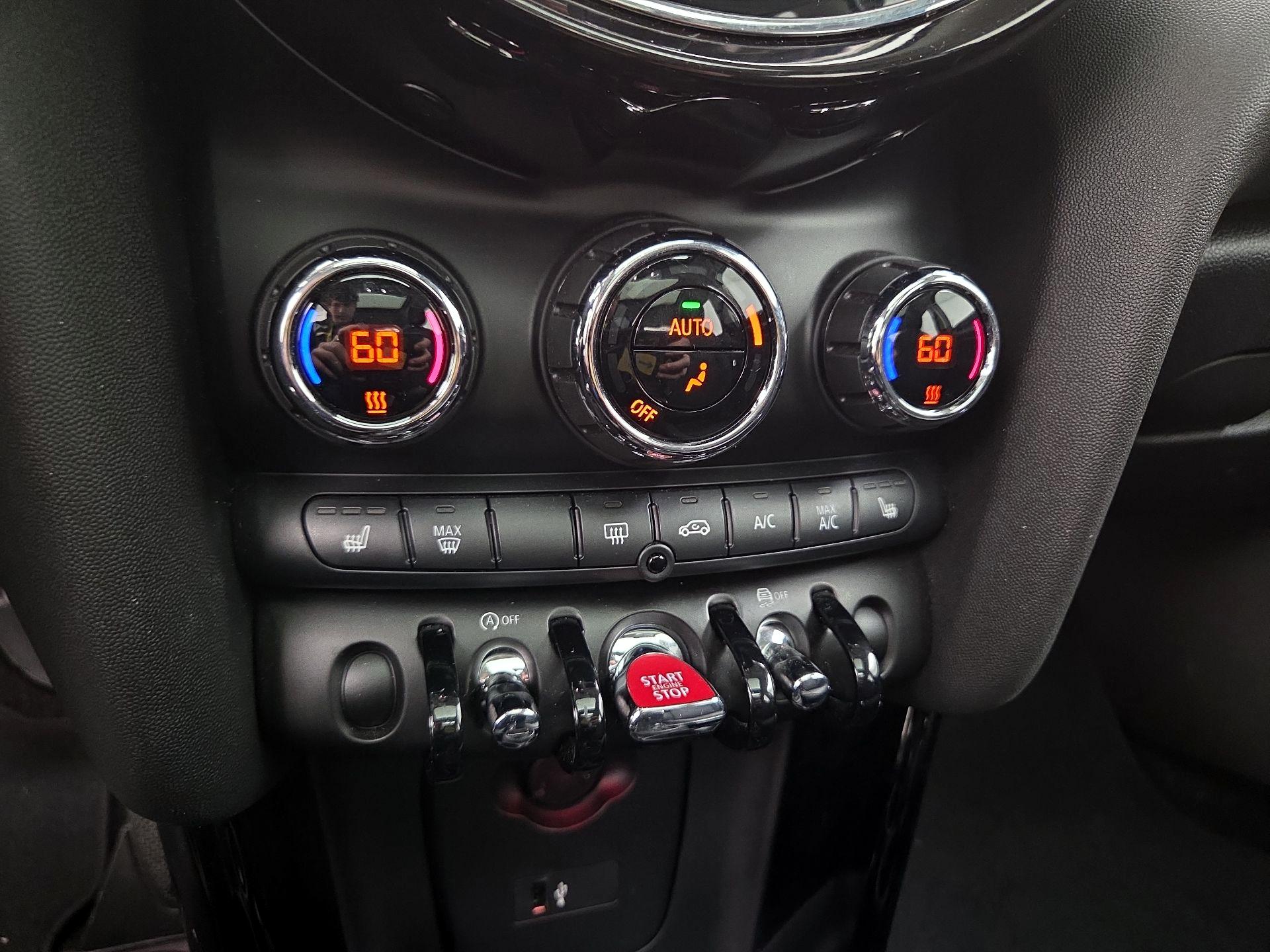 Thumbnail: 2022 MINI Cooper Hardtop - 17