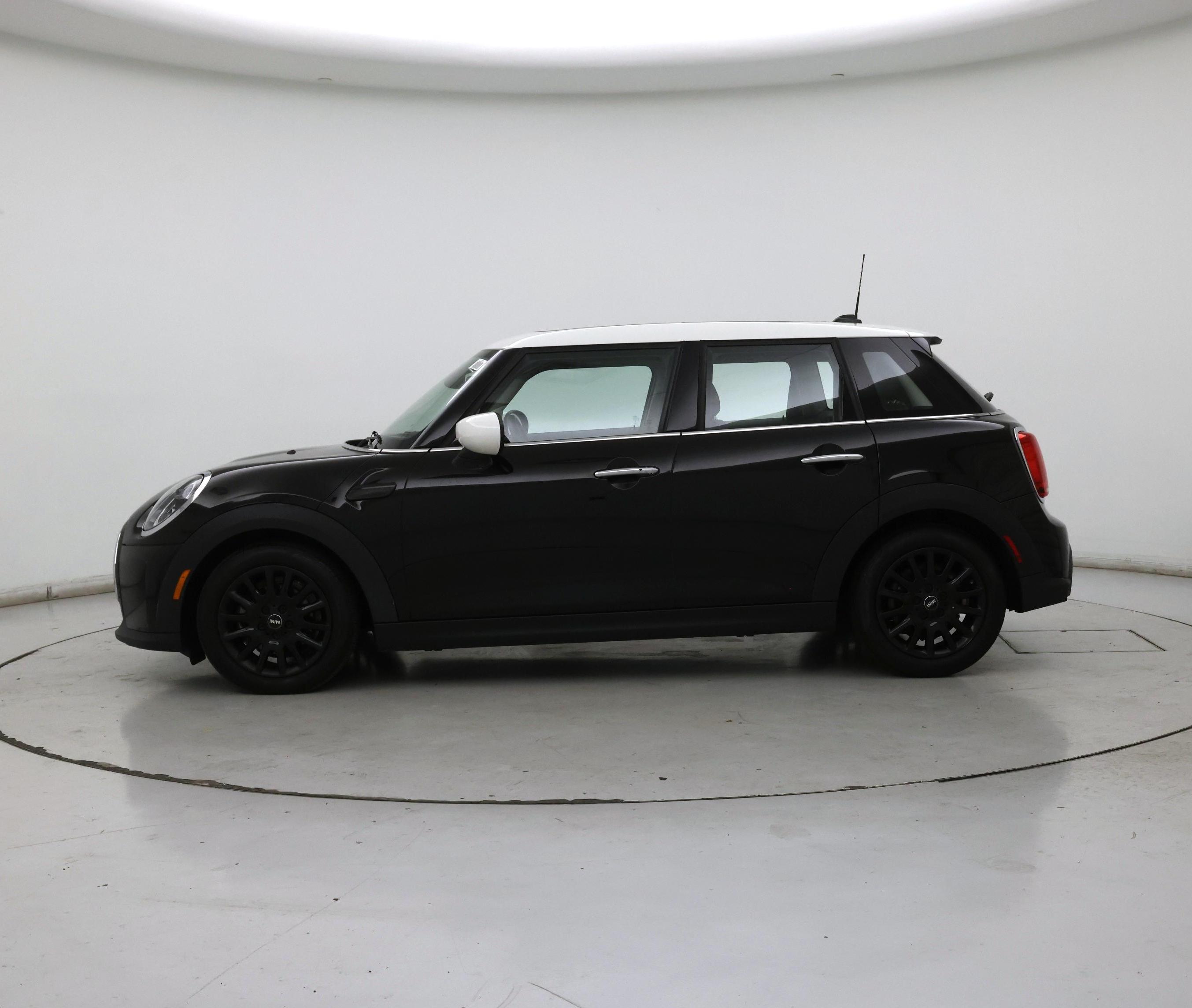Thumbnail: 2022 MINI Cooper Hardtop - 3