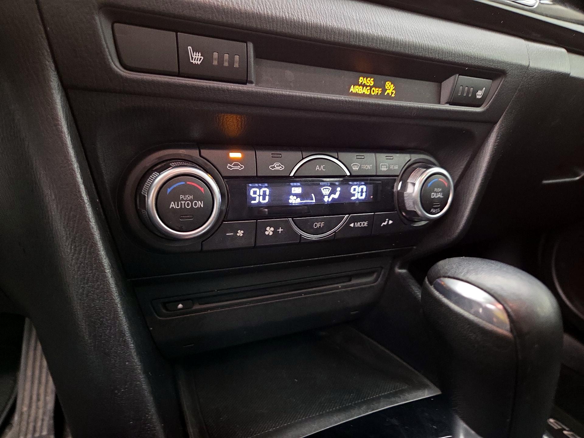 Thumbnail: 2015 Mazda Mazda3 - 17