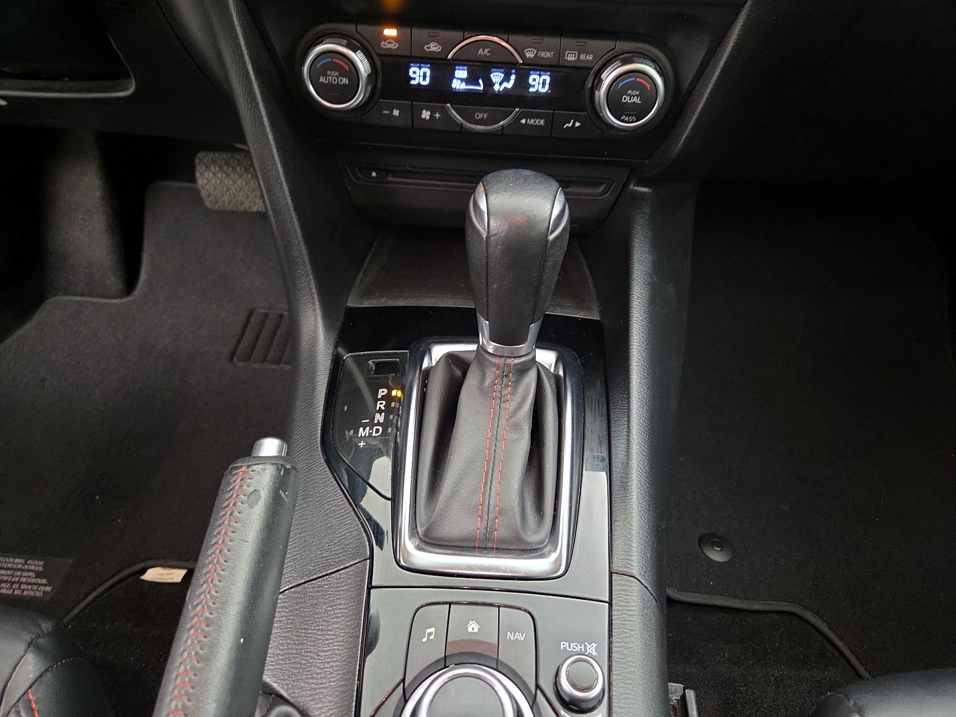 Thumbnail: 2015 Mazda Mazda3 - 18