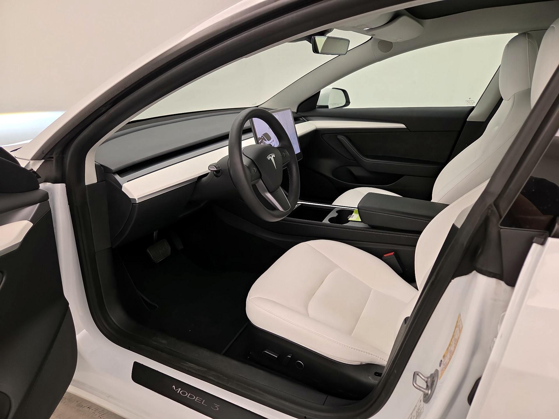Thumbnail: 2022 Tesla Model 3 - 11