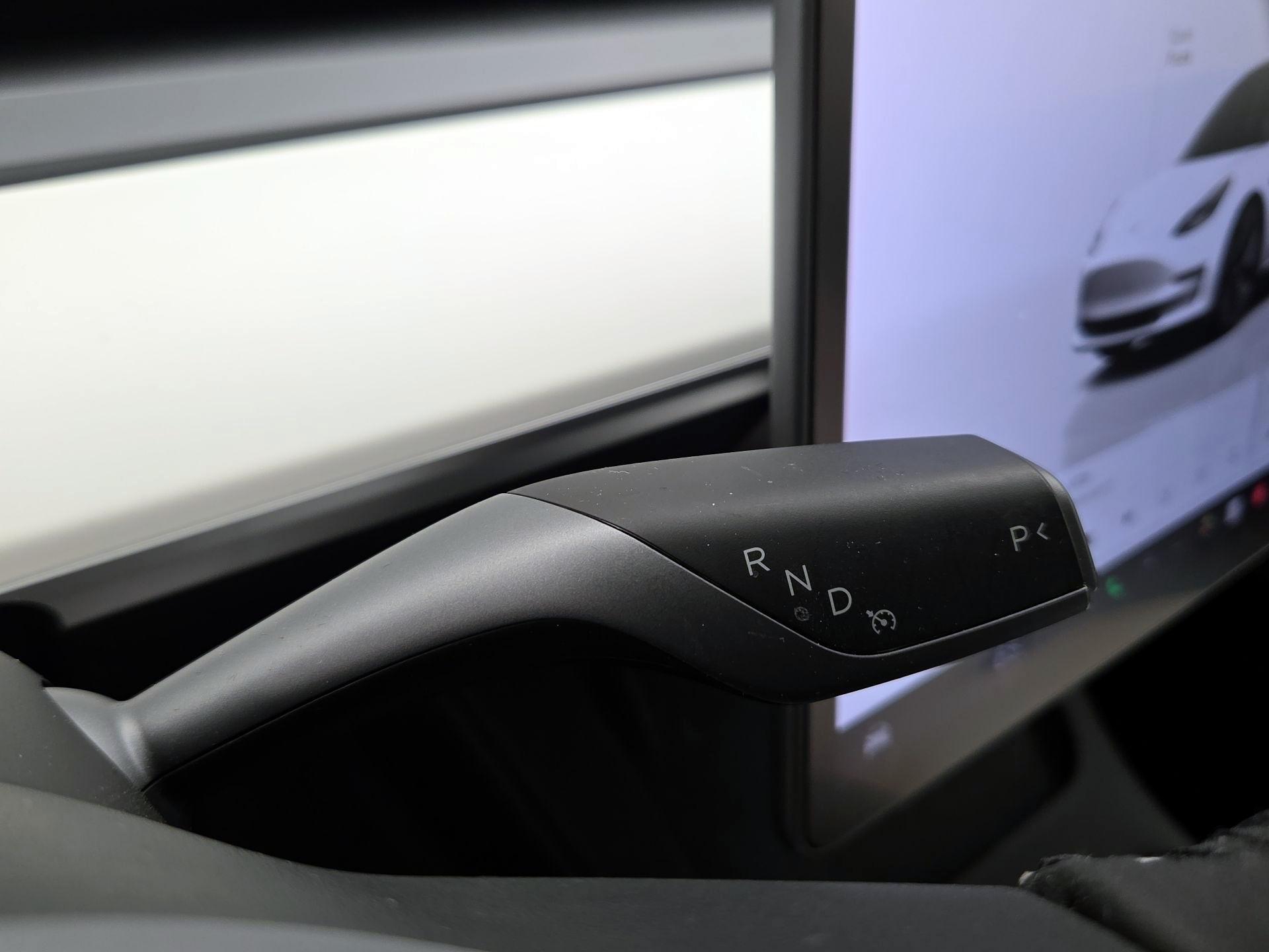 Thumbnail: 2022 Tesla Model 3 - 17