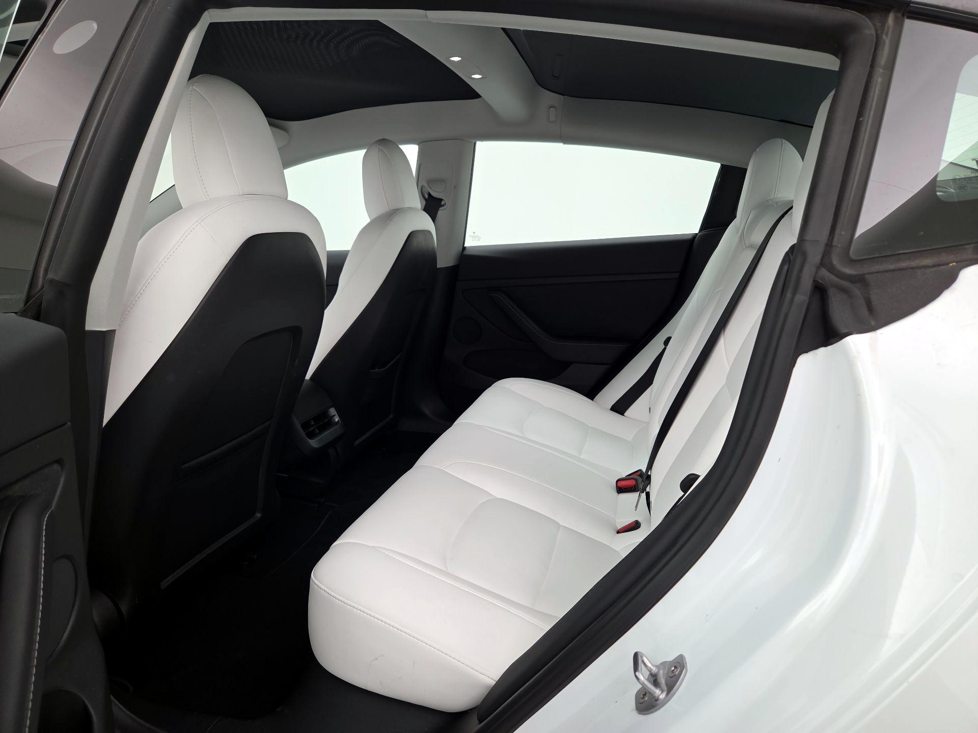 Thumbnail: 2022 Tesla Model 3 - 20