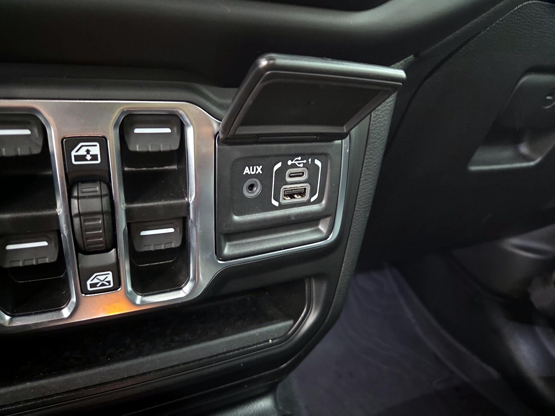 Thumbnail: 2023 Jeep Wrangler - 19