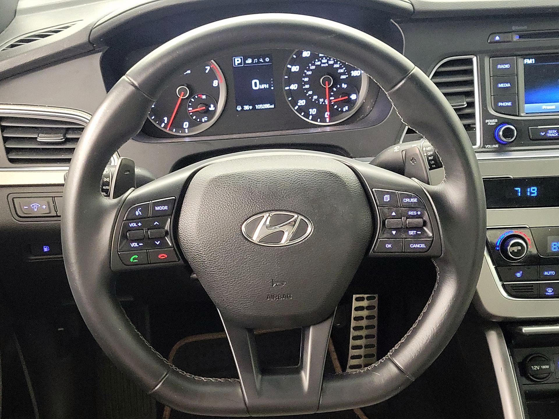 Thumbnail: 2015 Hyundai Sonata - 10