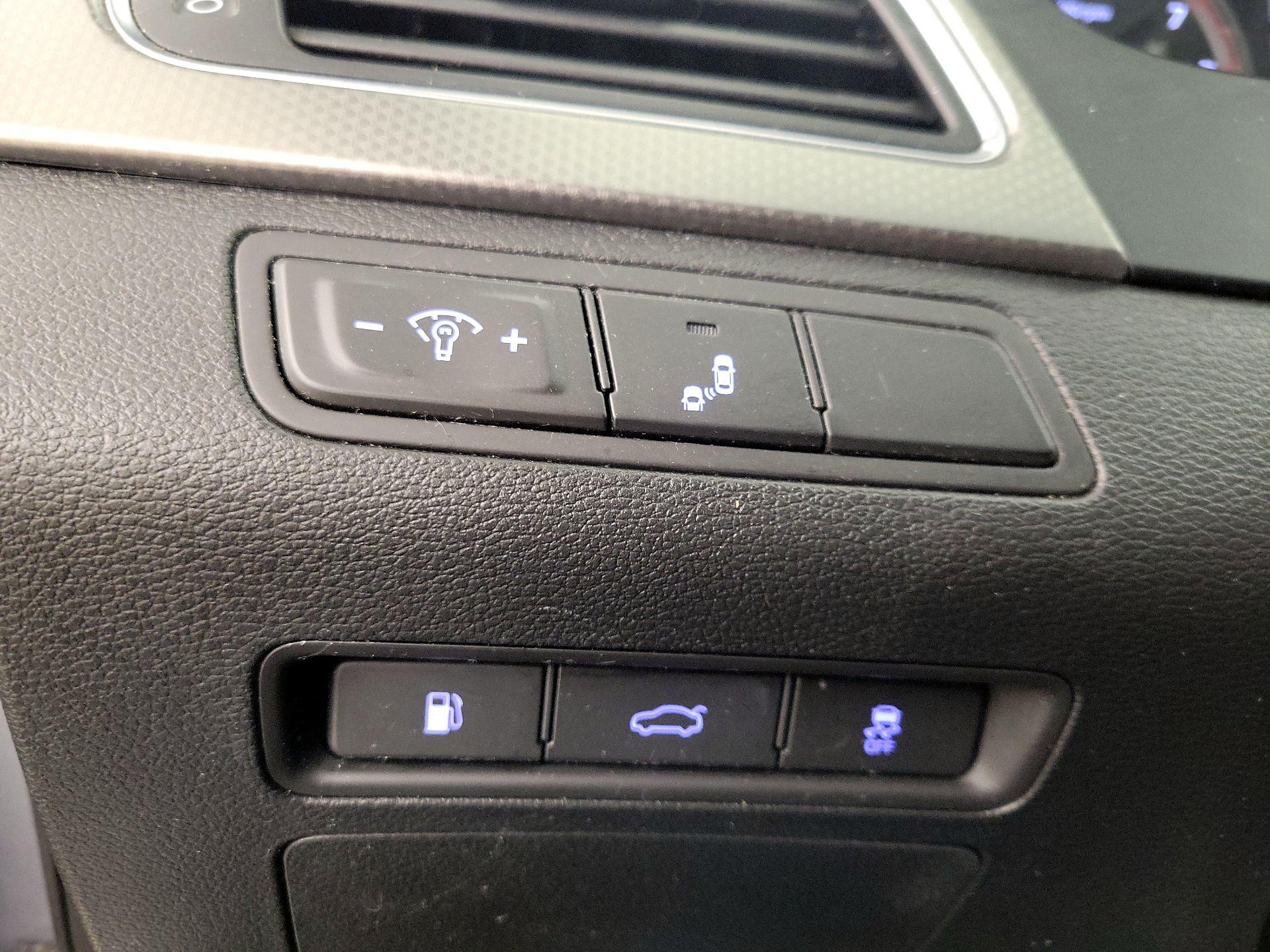 Thumbnail: 2015 Hyundai Sonata - 13