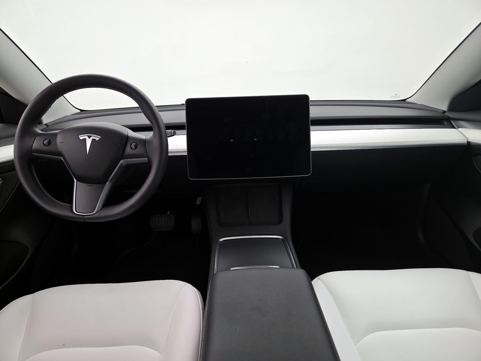Thumbnail: 2023 Tesla Model 3 - 9