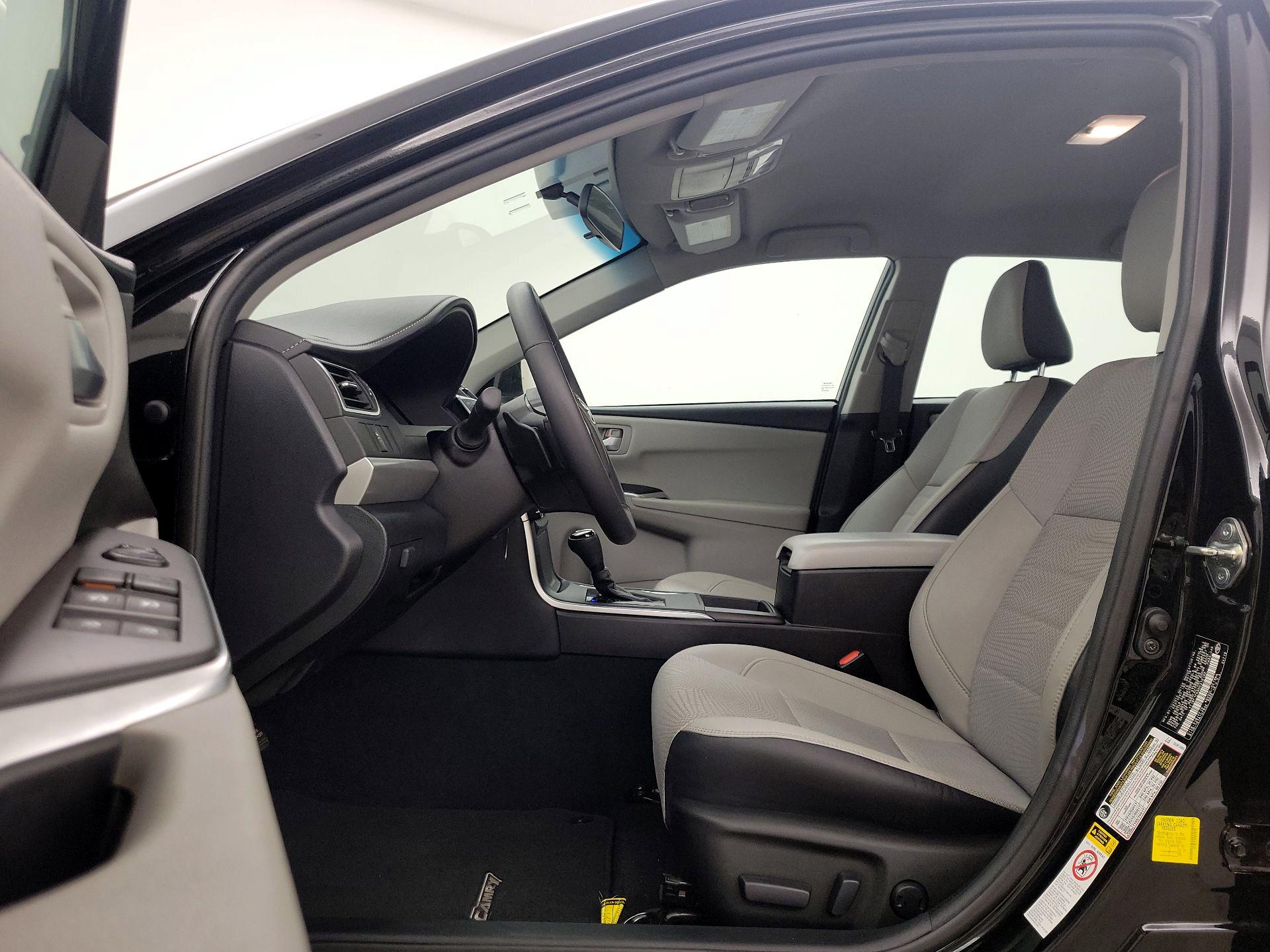 Thumbnail: 2017 Toyota Camry - 11