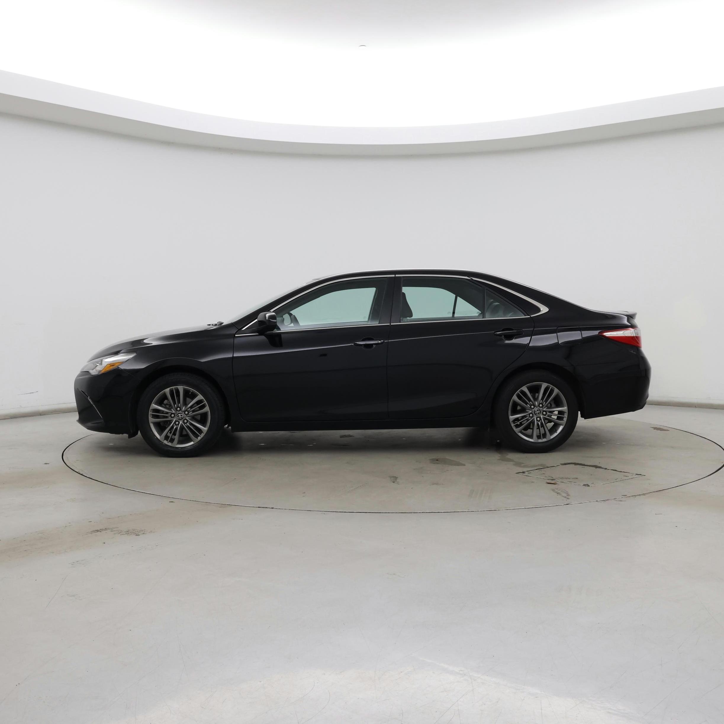 Thumbnail: 2017 Toyota Camry - 3