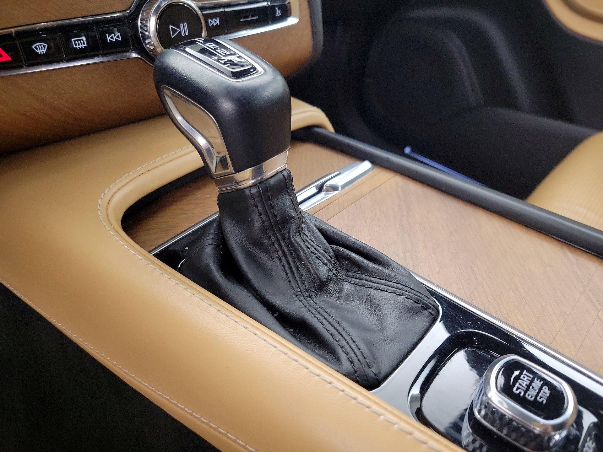 Thumbnail: 2019 Volvo XC90 - 18
