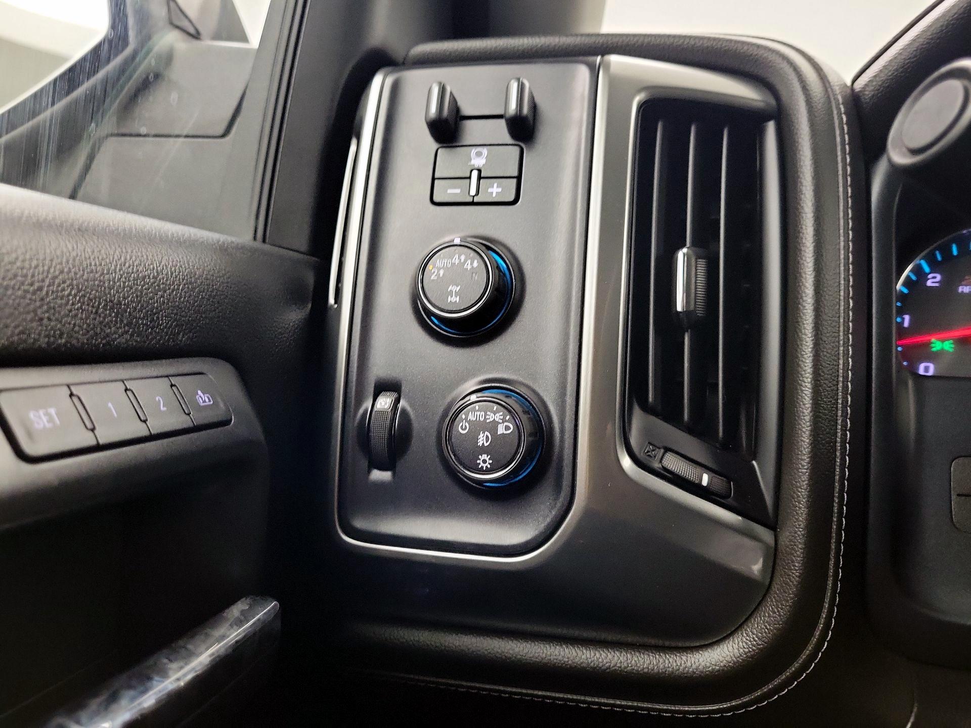 Thumbnail: 2018 Chevrolet Silverado 1500 - 11