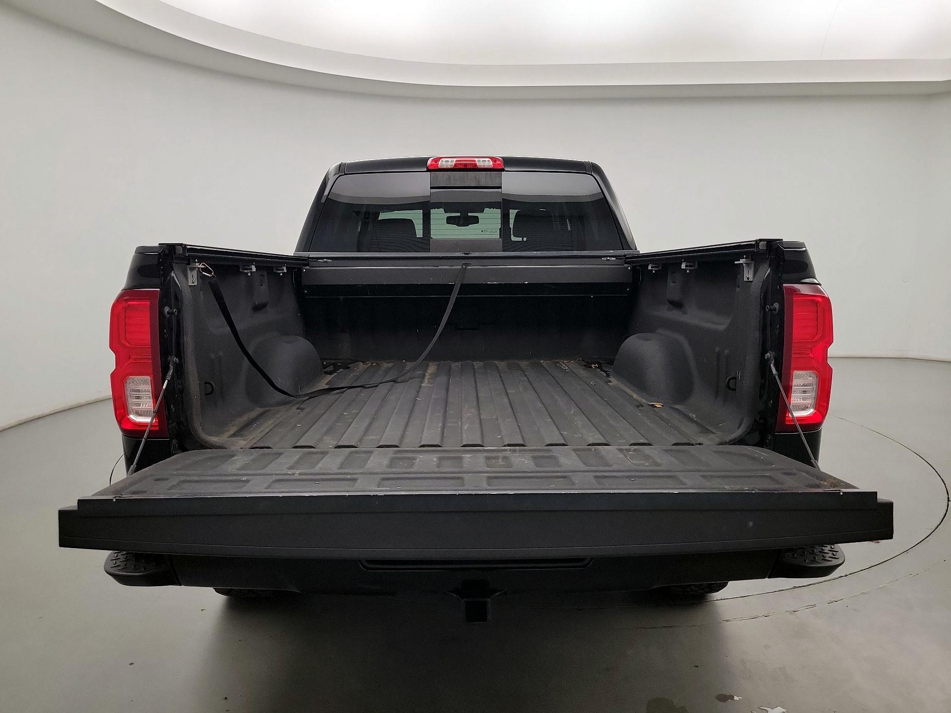 Thumbnail: 2018 Chevrolet Silverado 1500 - 19